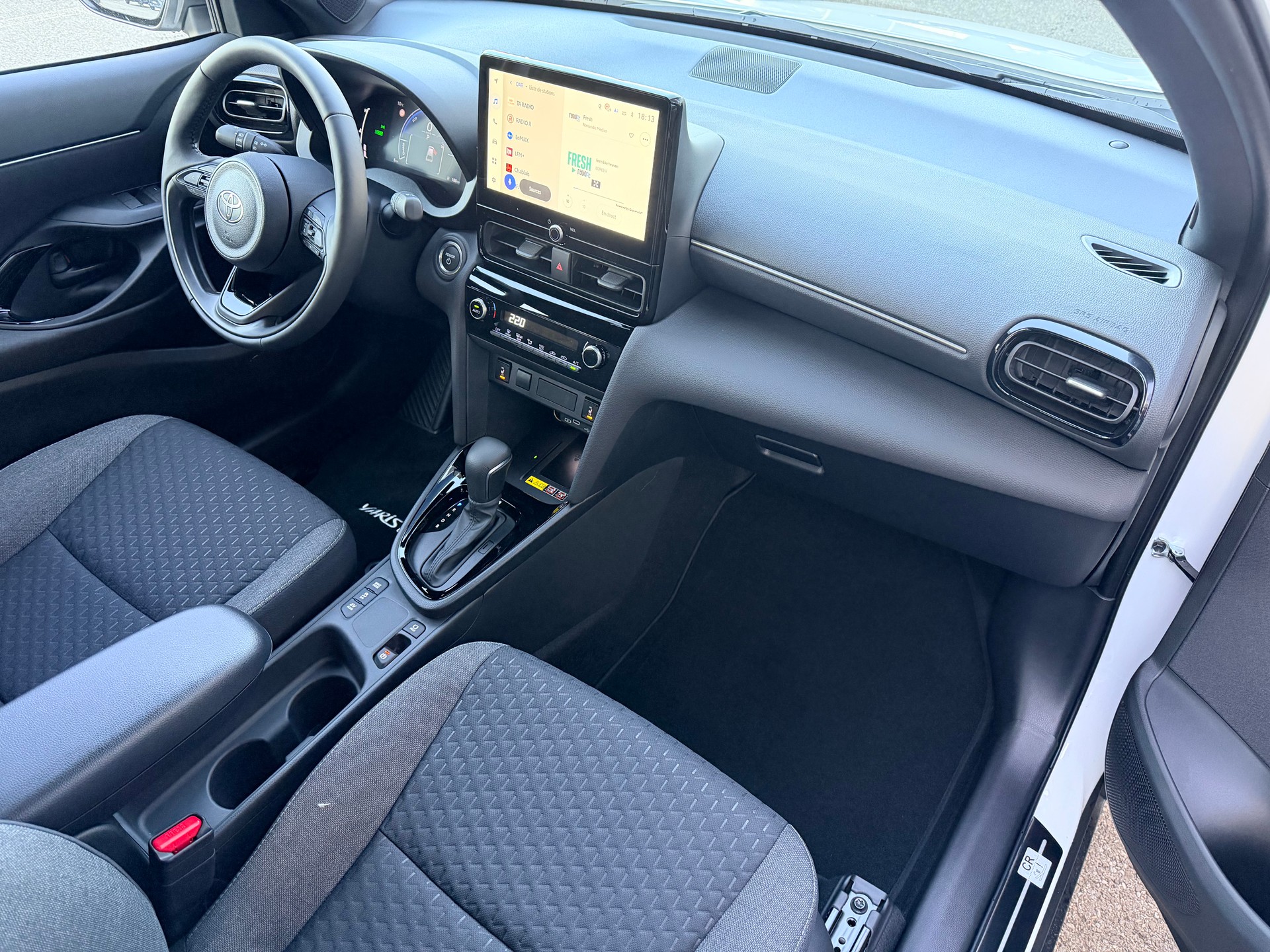 TOYOTA Yaris Cross 1.5 Trend e-CVT-image-11