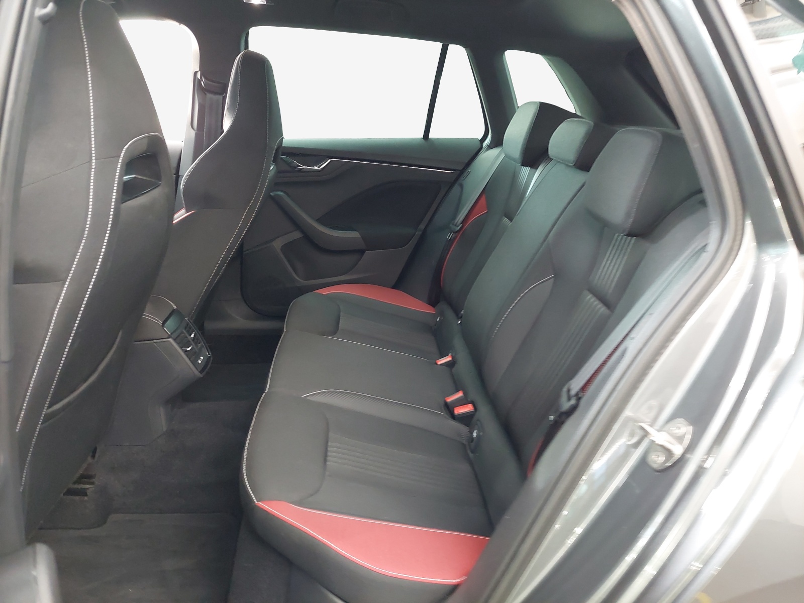 SKODA Kamiq 1.0 TSI Monte Carlo DSG-image-11