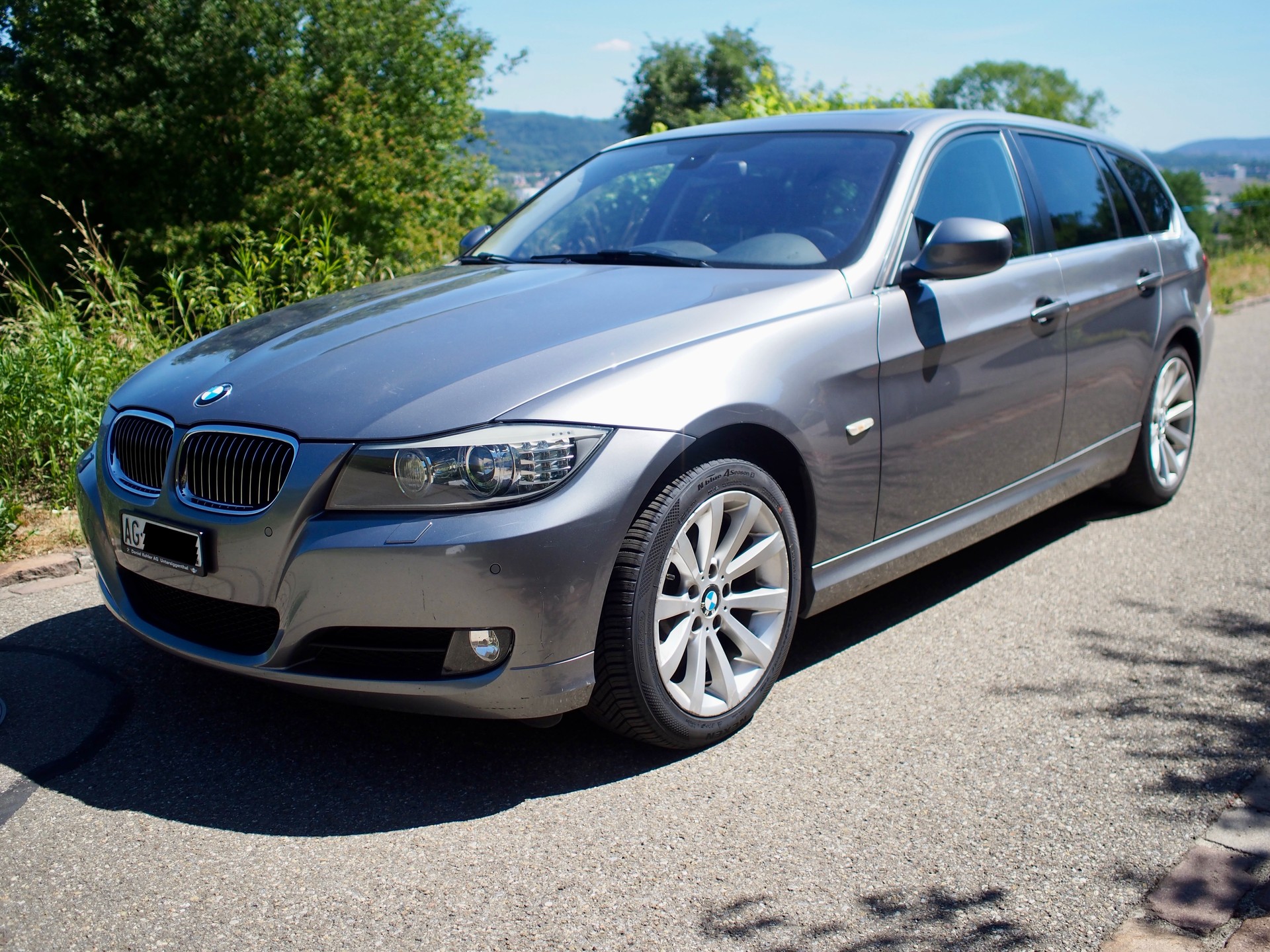 BMW 325i xDrive-image-0