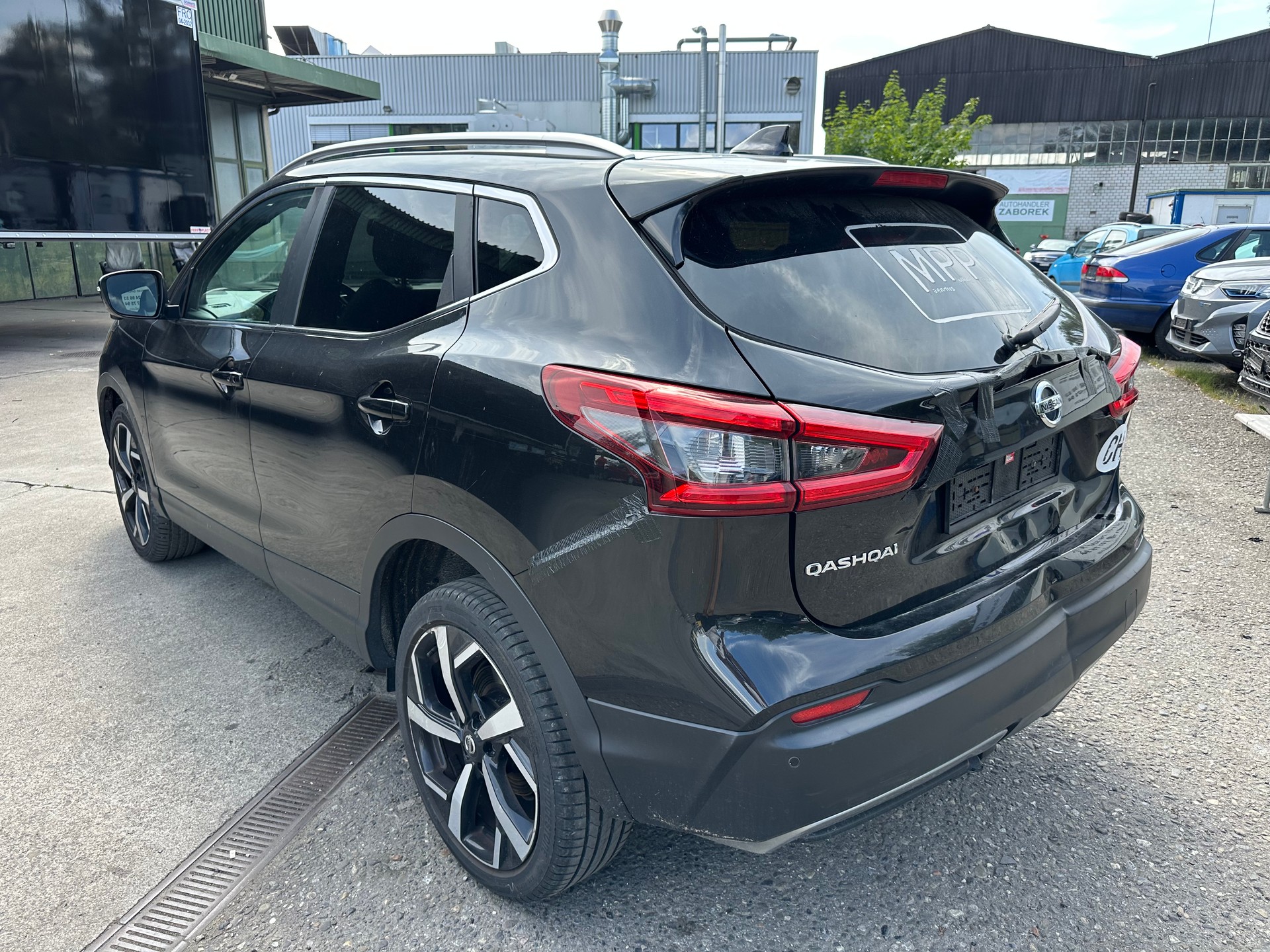NISSAN Qashqai 1.6 dCi tekna+ ALL-MODE 4x4-image-3