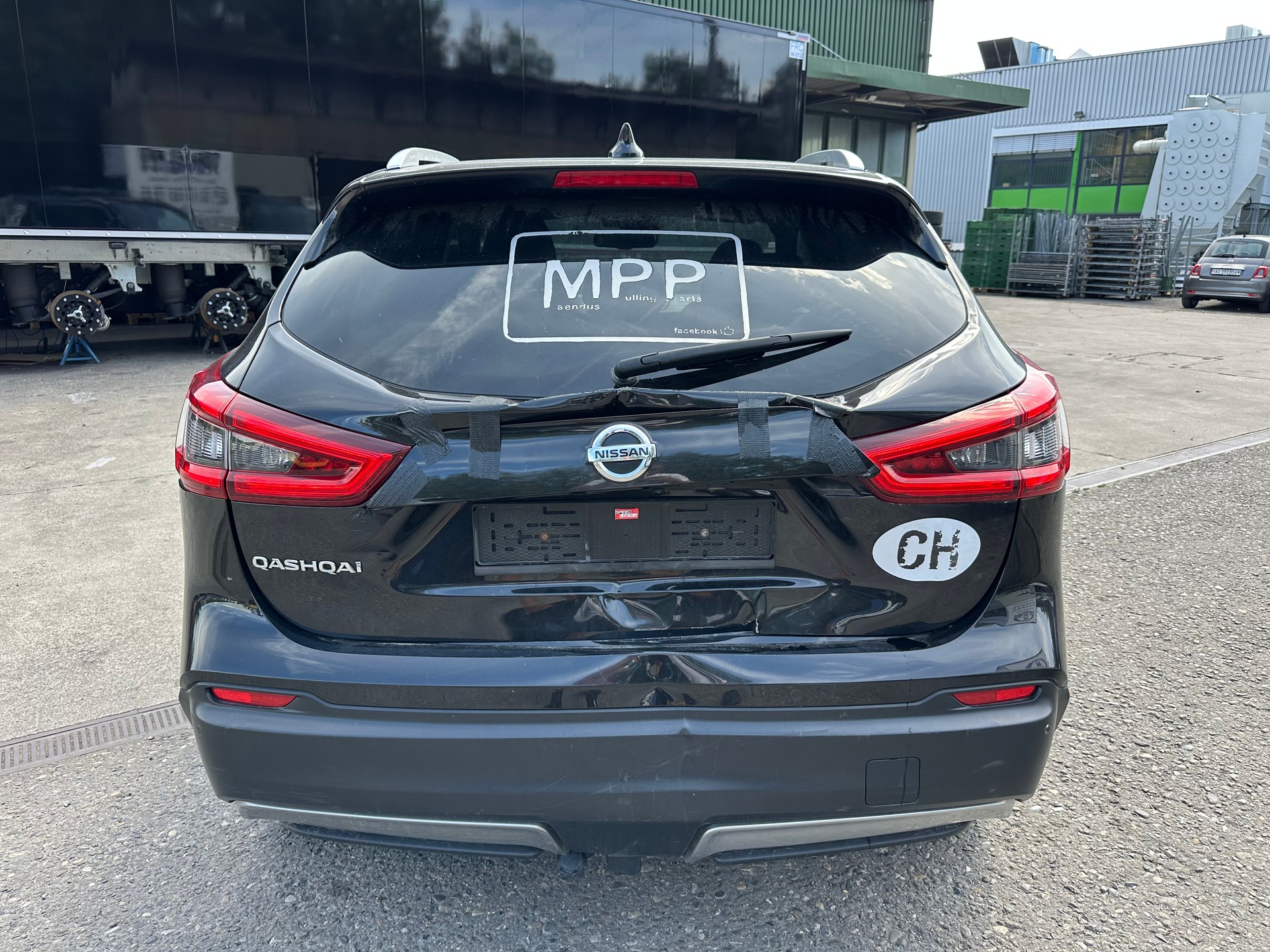 NISSAN Qashqai 1.6 dCi tekna+ ALL-MODE 4x4-image-2