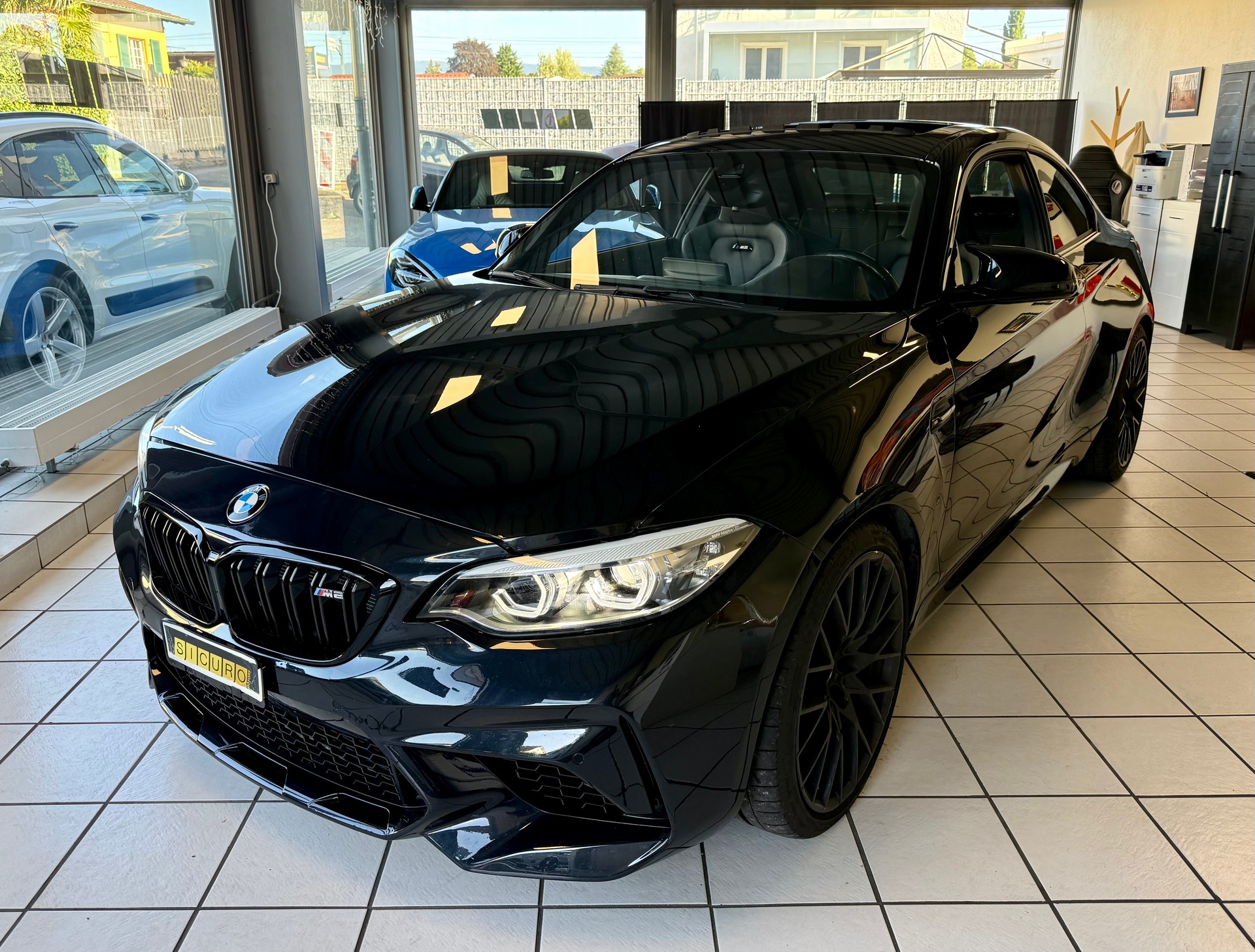 BMW M2 Competition Drivelogic-showroom-element-3