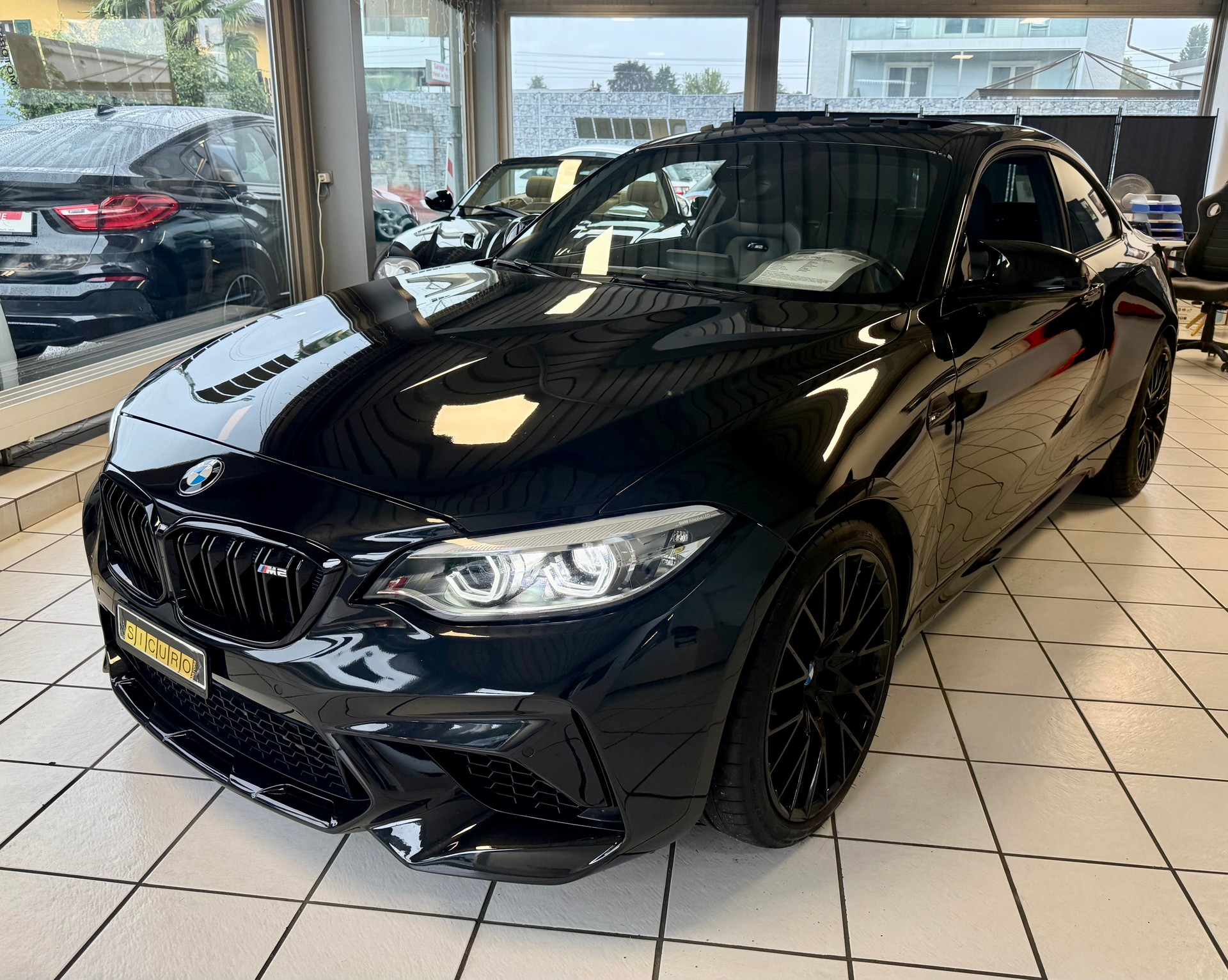 BMW M2 Competition Drivelogic-showroom-element-3