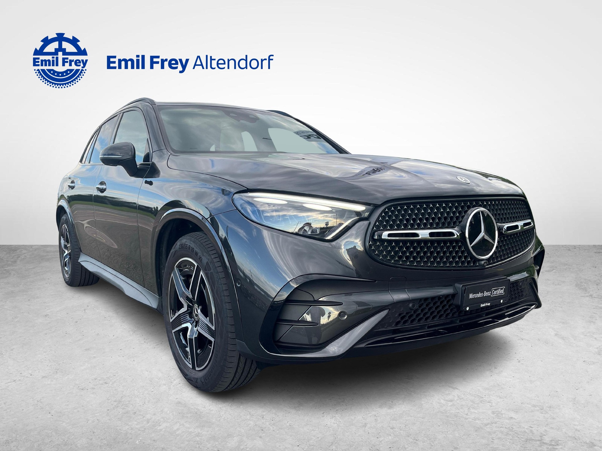 MERCEDES-BENZ GLC 300 e 4MATIC AMG Line-image-6