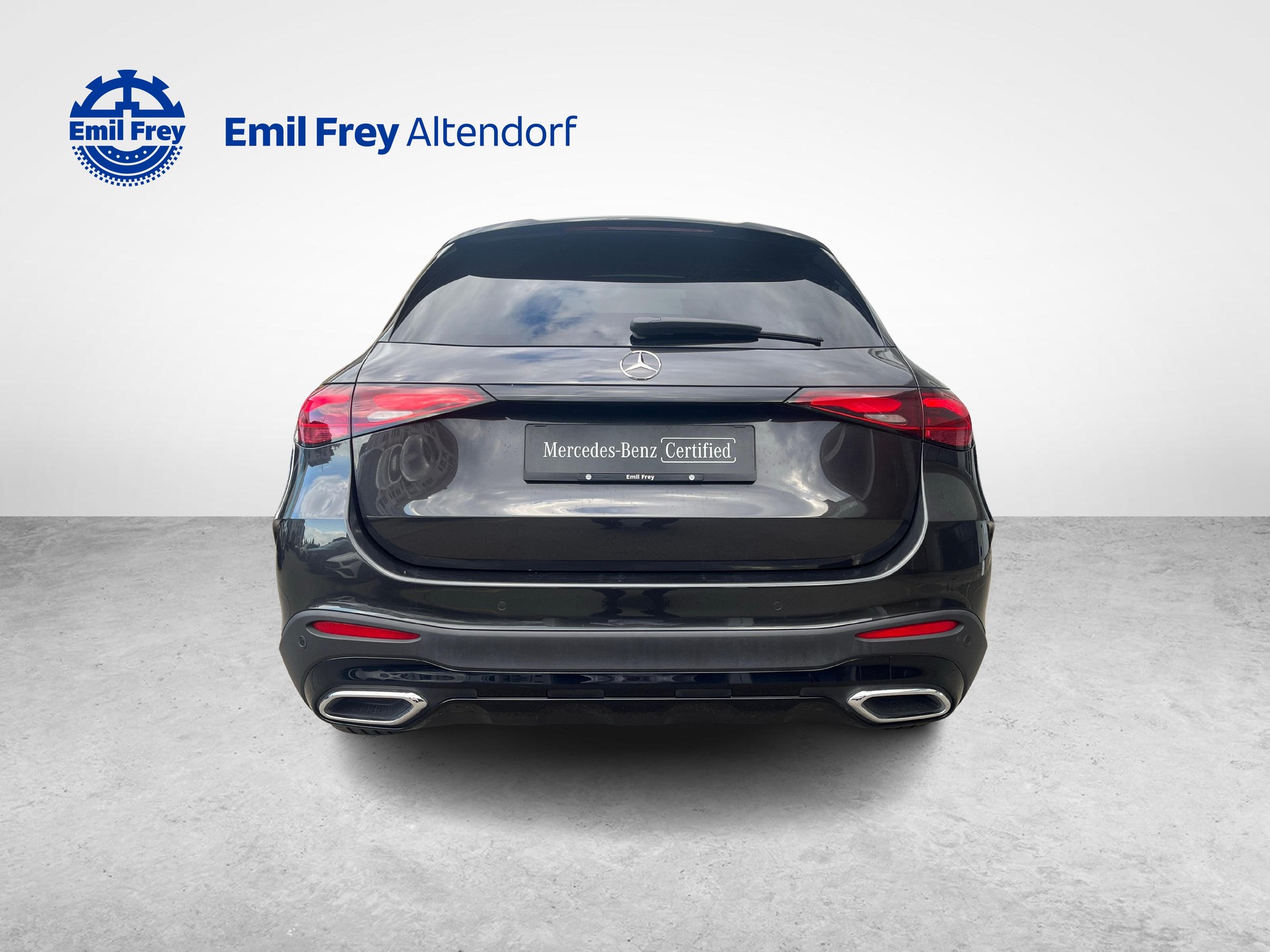 MERCEDES-BENZ GLC 300 e 4MATIC AMG Line-showroom-element-3