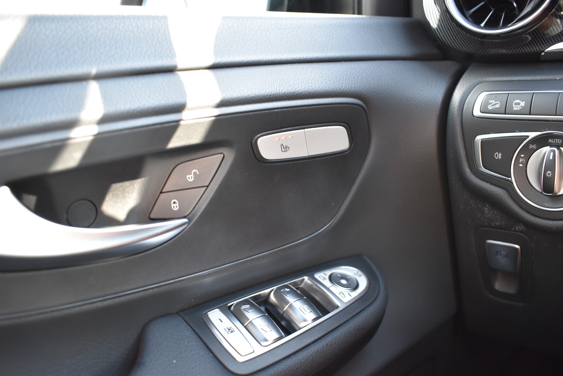 MERCEDES-BENZ V 300 d lang 4Matic 9G-Tronic-image-11