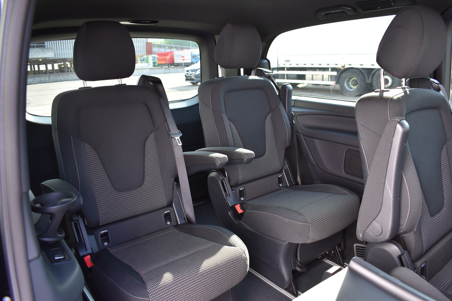 MERCEDES-BENZ V 300 d lang 4Matic 9G-Tronic-image-15