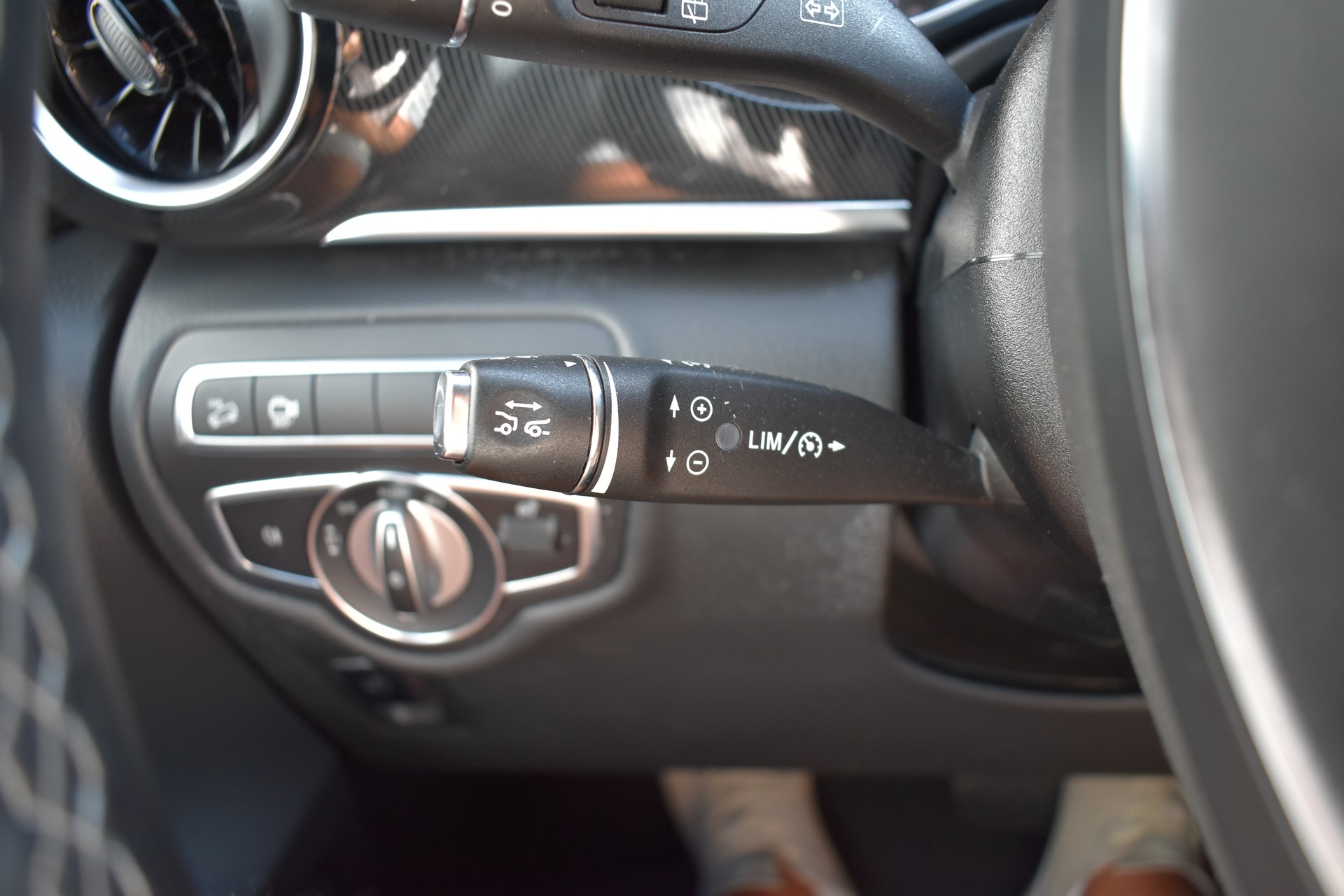 MERCEDES-BENZ V 300 d lang 4Matic 9G-Tronic-image-10