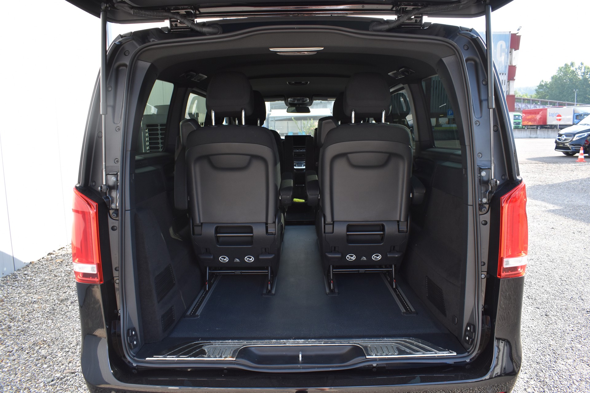 MERCEDES-BENZ V 300 d lang 4Matic 9G-Tronic-image-8