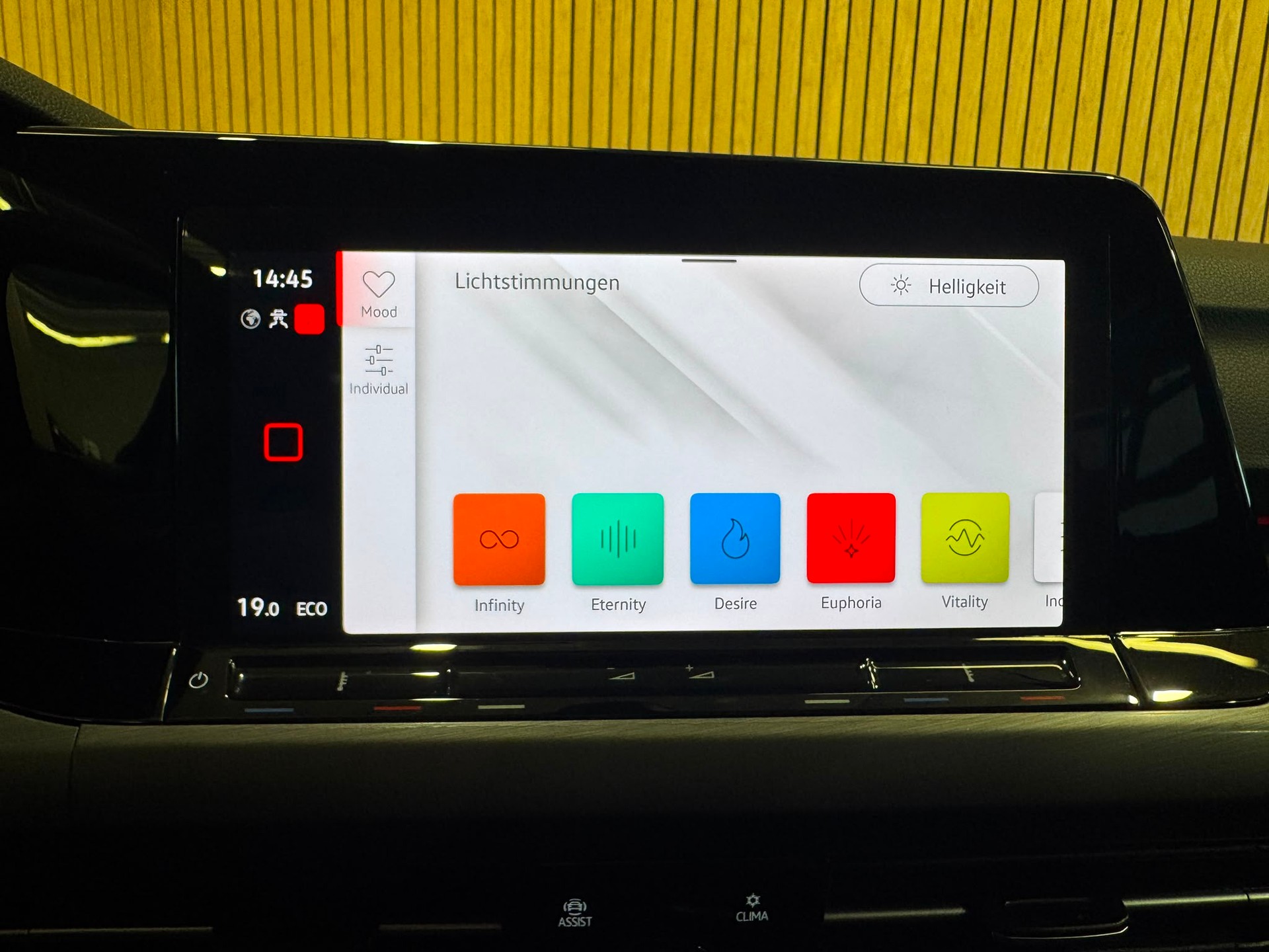 VW Golf 1.4 TSI PHEV Style-image-12