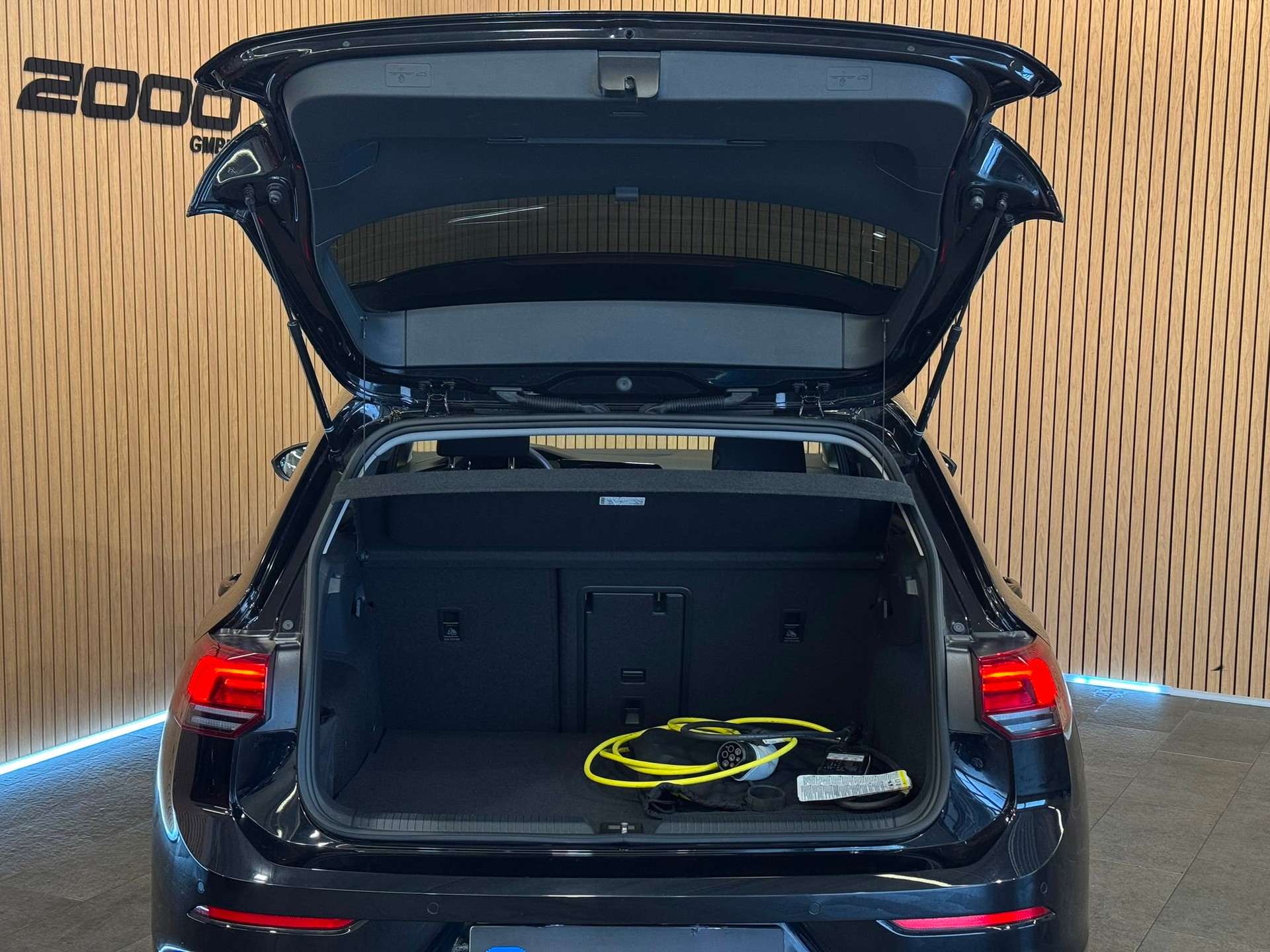 VW Golf 1.4 TSI PHEV Style-image-4