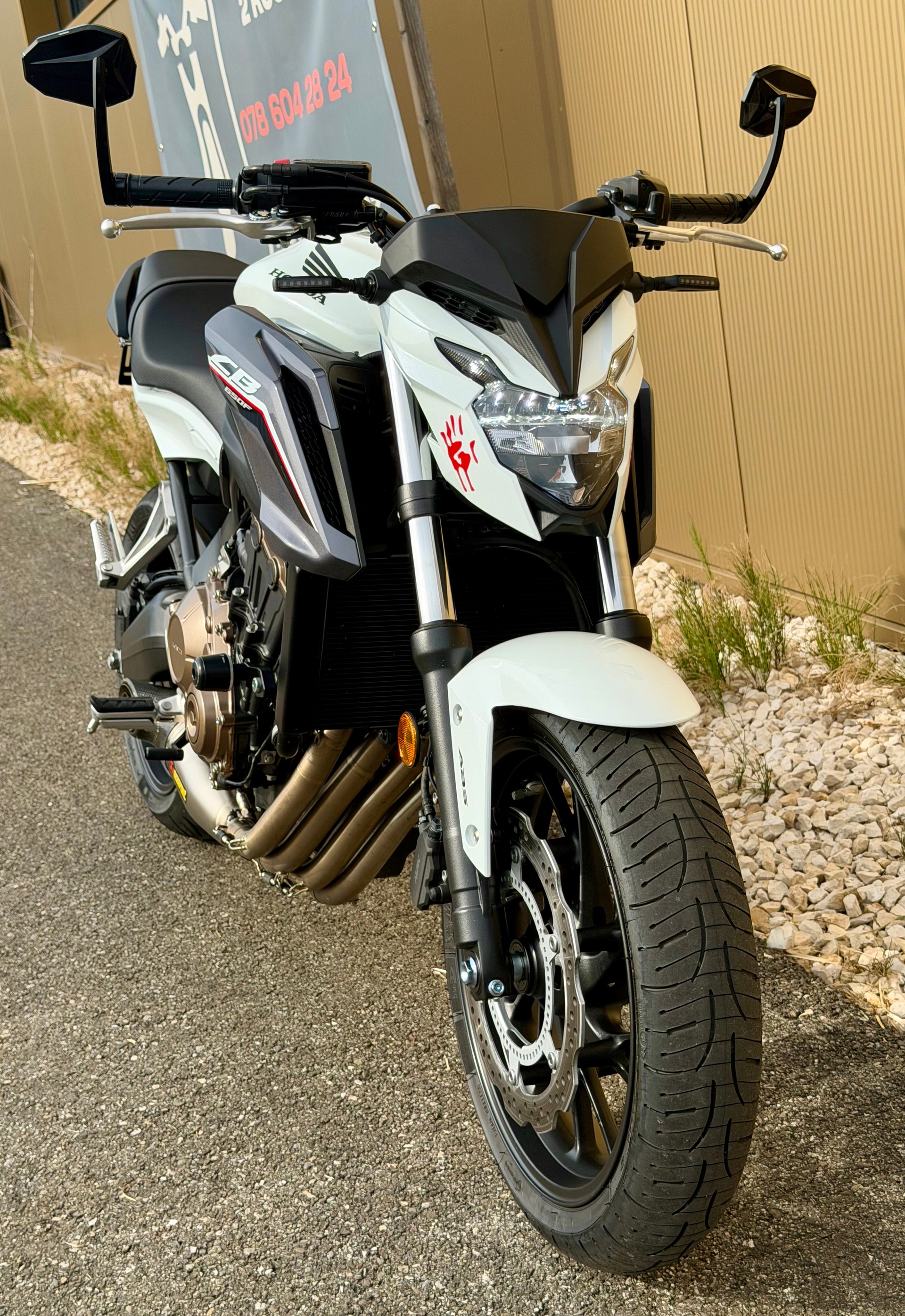 HONDA CB 650 F ABS-showroom-element-1