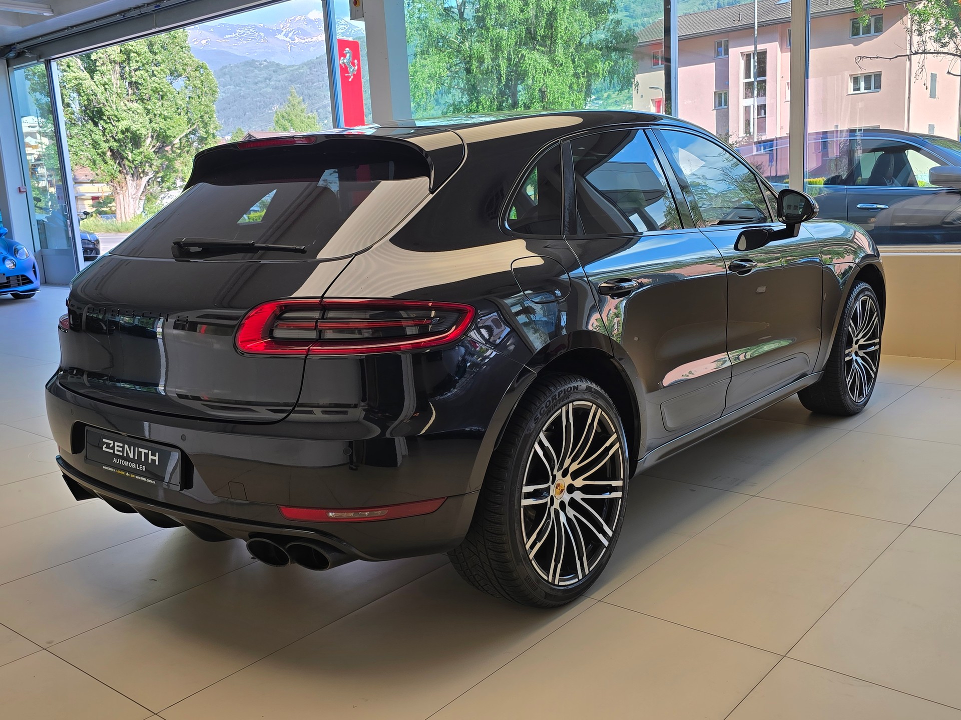 PORSCHE Macan Turbo PDK-image-4