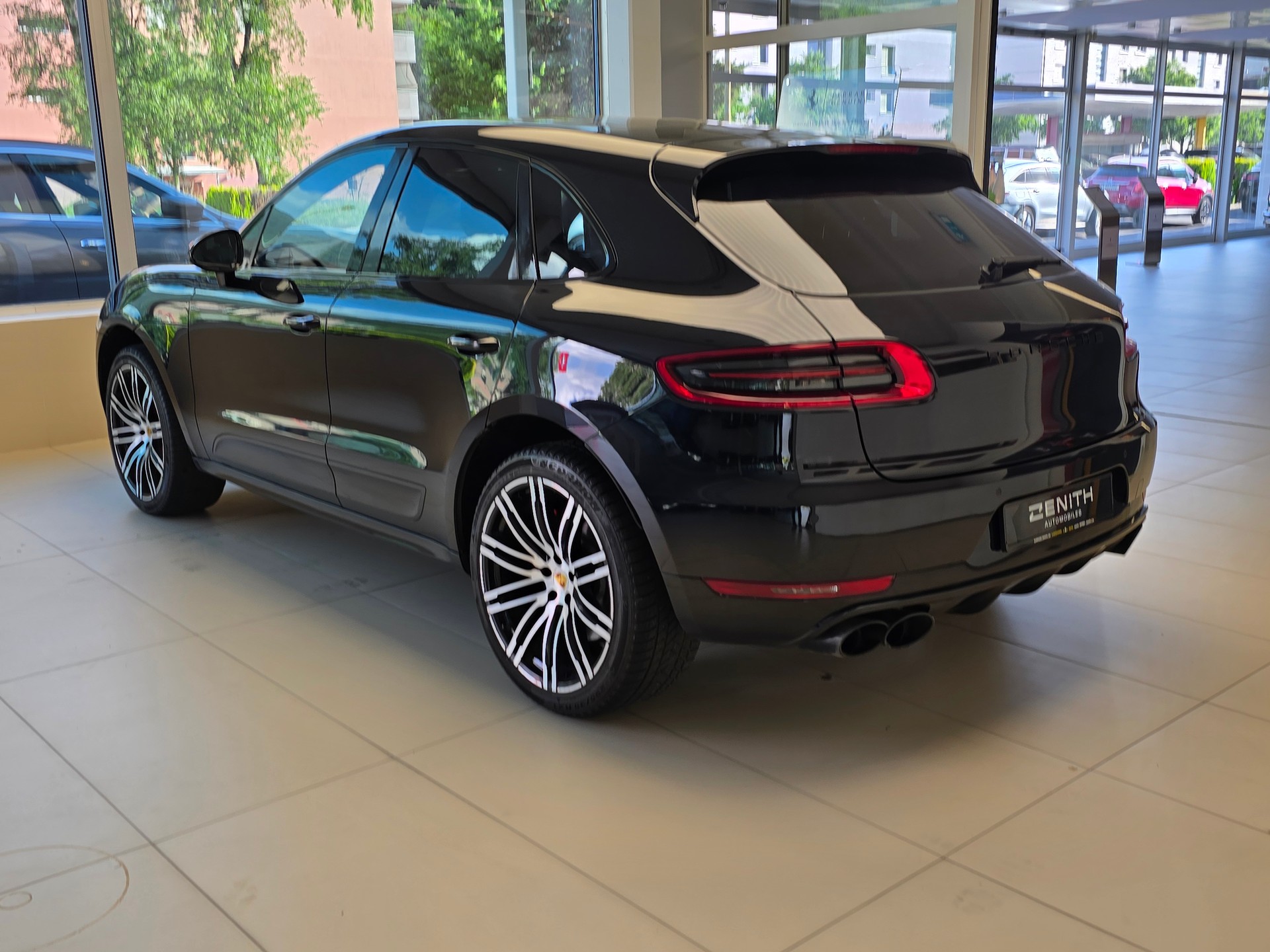 PORSCHE Macan Turbo PDK-image-6