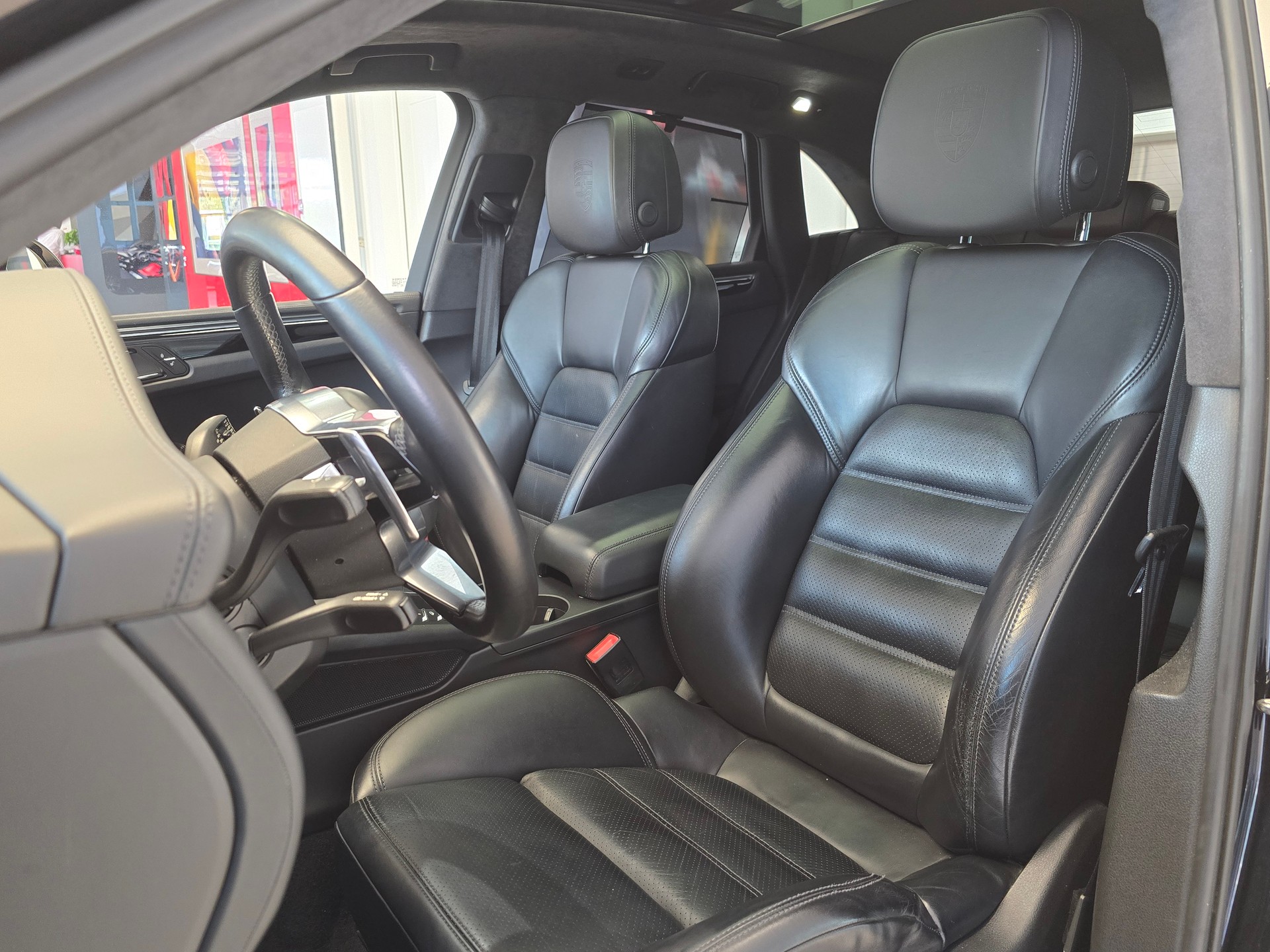 PORSCHE Macan Turbo PDK-image-10