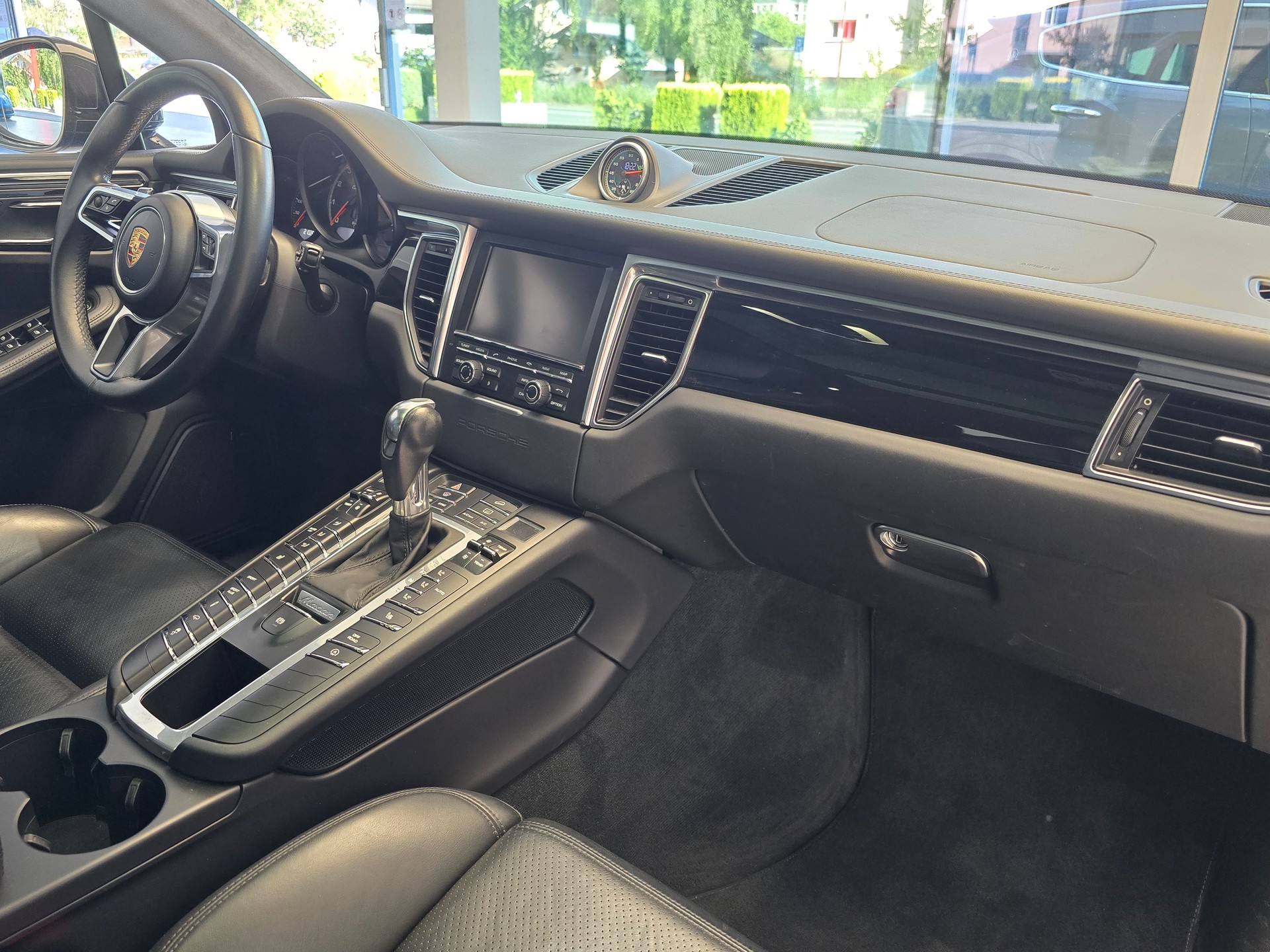 PORSCHE Macan Turbo PDK-image-11