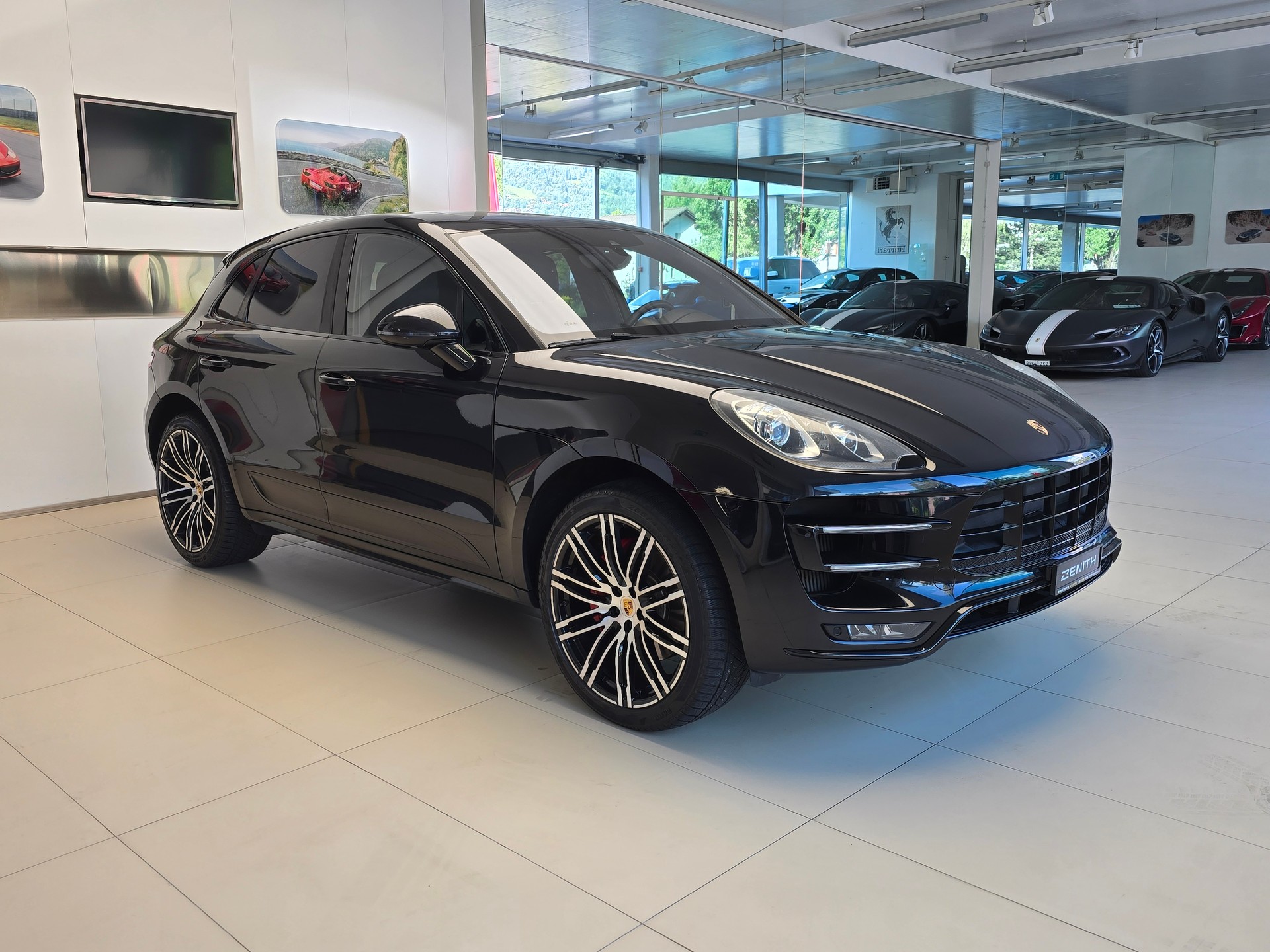 PORSCHE Macan Turbo PDK-image-2