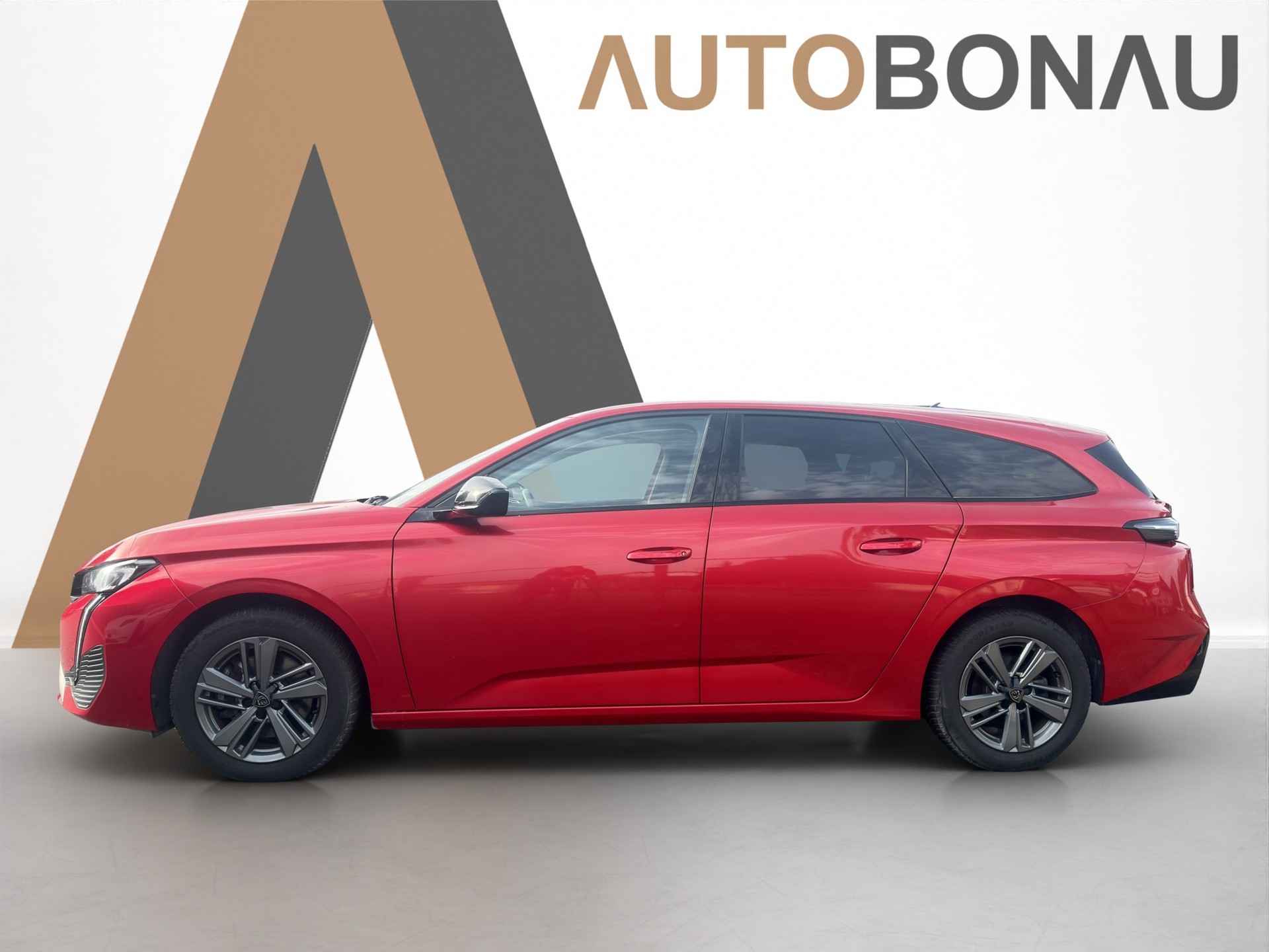 PEUGEOT 308 SW 1.2 PureTech Allure-image-1