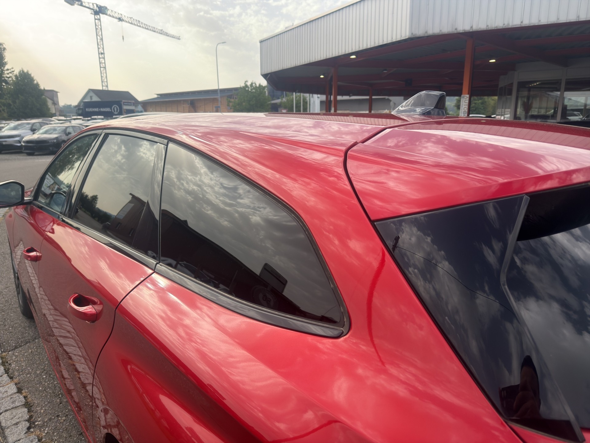 PEUGEOT 308 SW 1.2 PureTech Allure-image-28