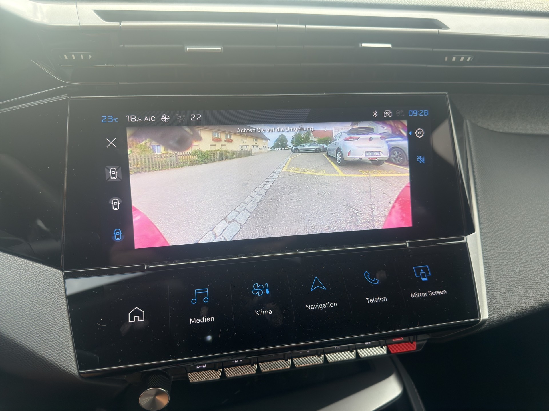PEUGEOT 308 SW 1.2 PureTech Allure-image-43