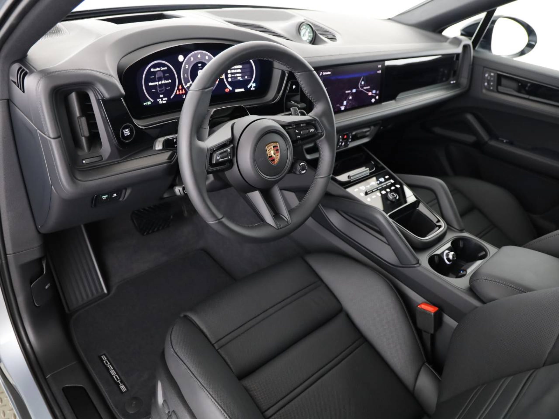 PORSCHE Cayenne Coupé Black Edition-showroom-element-3