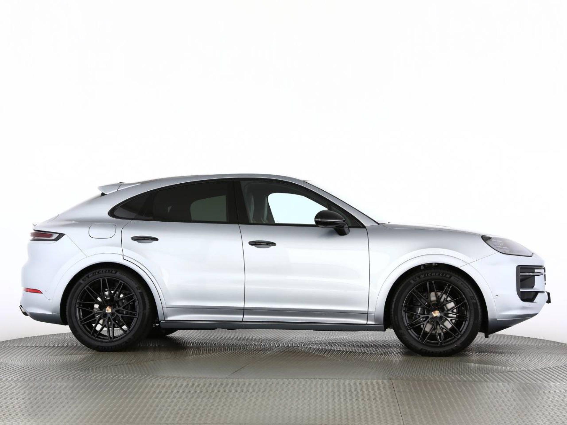 PORSCHE Cayenne Coupé Black Edition-image-24