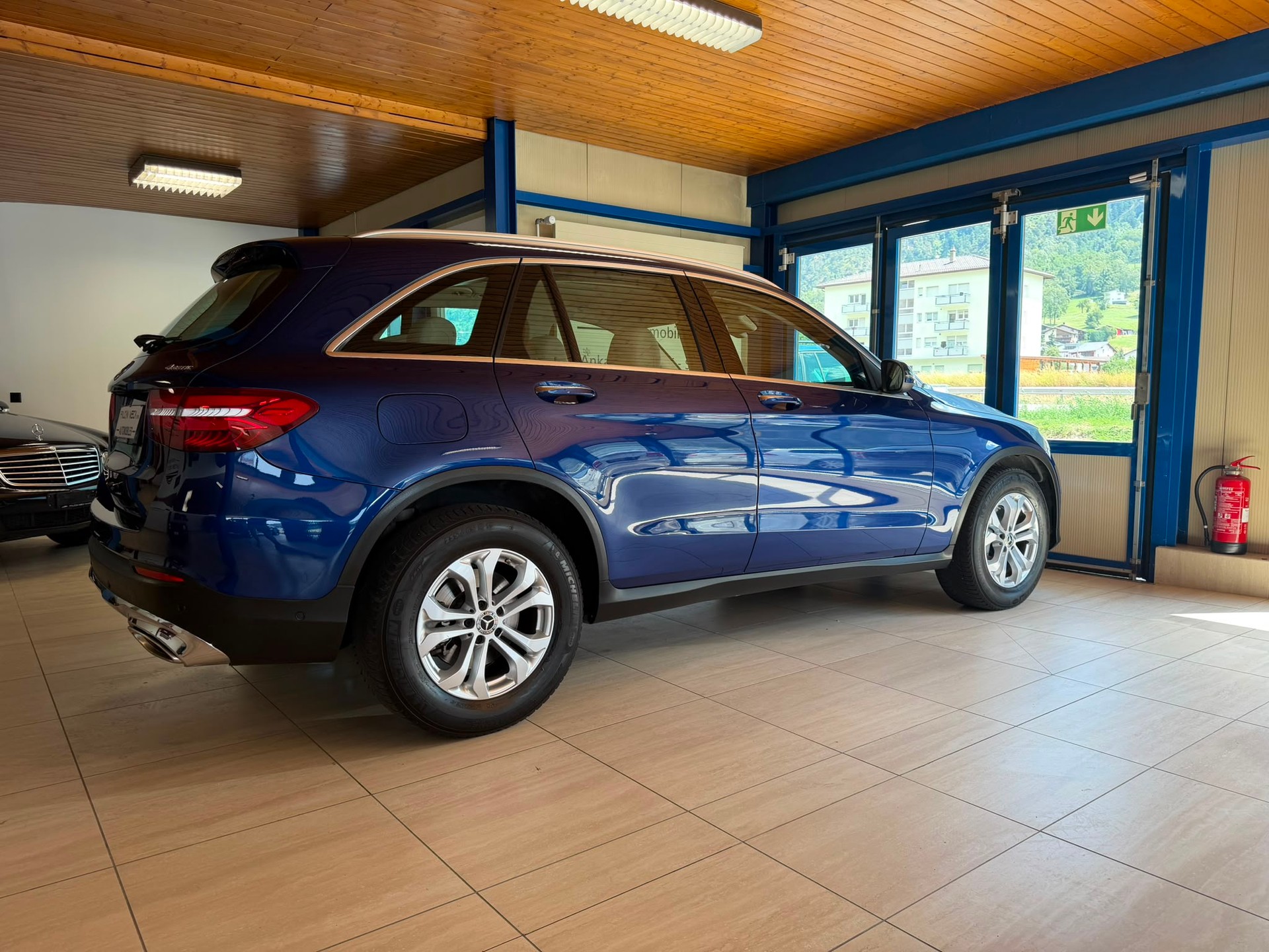 MERCEDES-BENZ GLC 300 4Matic Exclusive 9G-Tronic-image-9