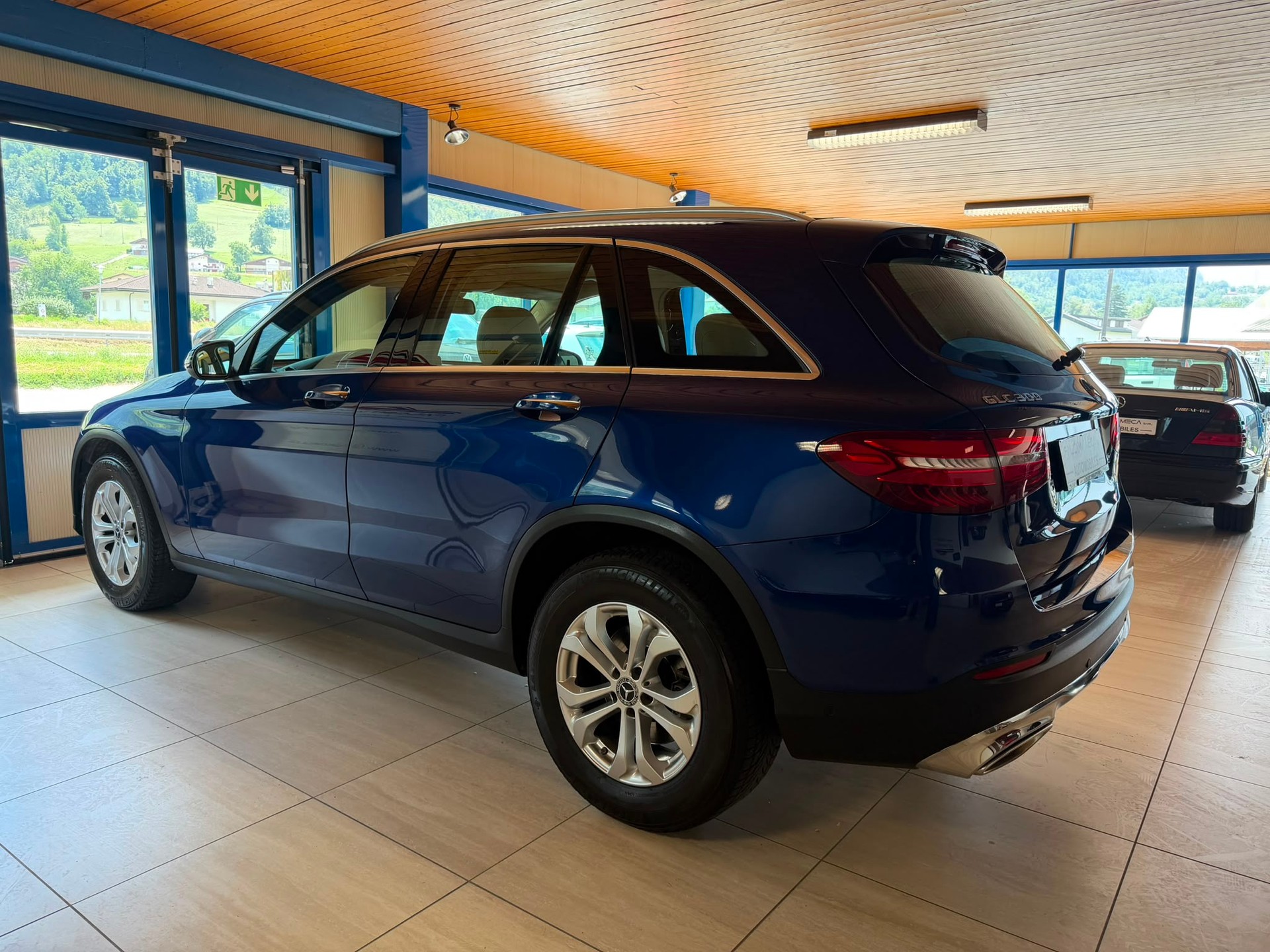 MERCEDES-BENZ GLC 300 4Matic Exclusive 9G-Tronic-image-7