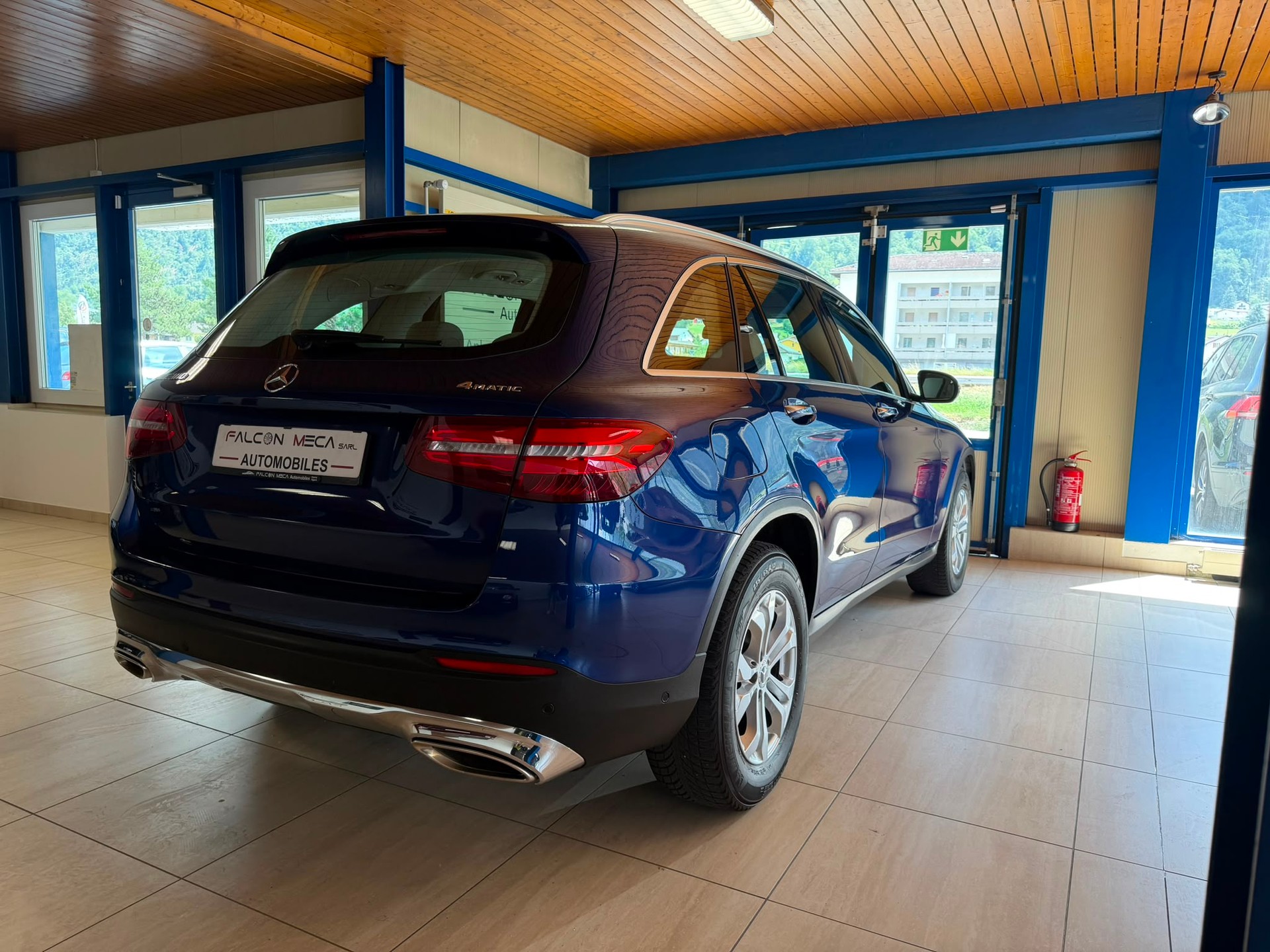 MERCEDES-BENZ GLC 300 4Matic Exclusive 9G-Tronic-image-8