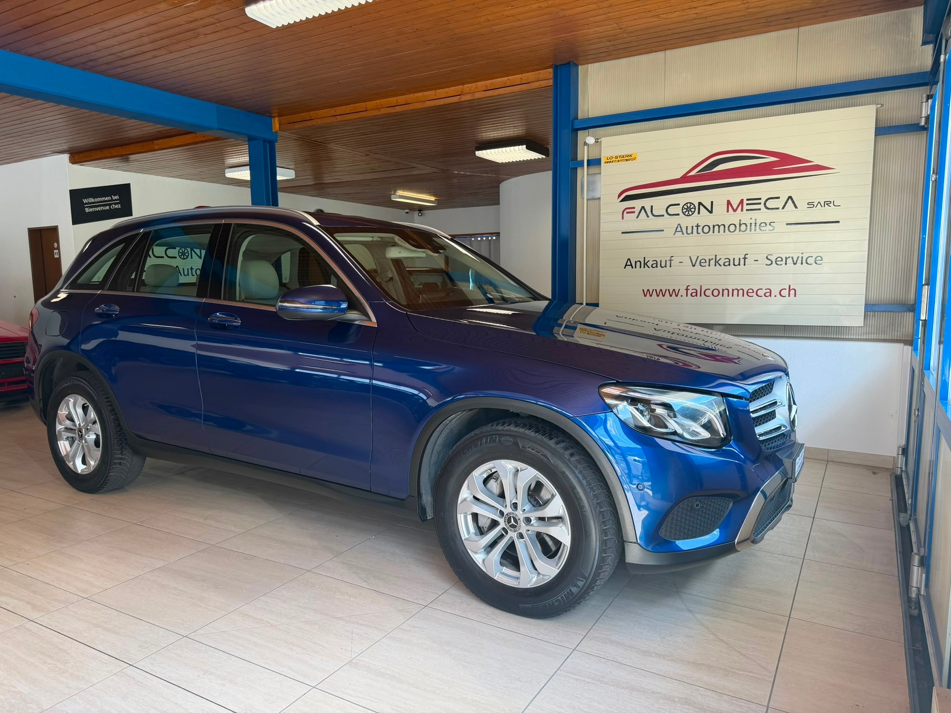 MERCEDES-BENZ GLC 300 4Matic Exclusive 9G-Tronic-image-0
