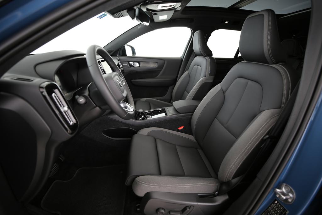 VOLVO XC40 P8 Twin Ultimate AWD-image-4