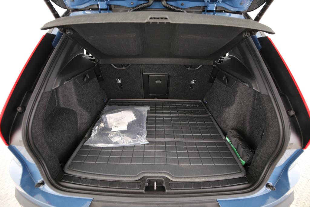 VOLVO XC40 P8 Twin Ultimate AWD-image-14