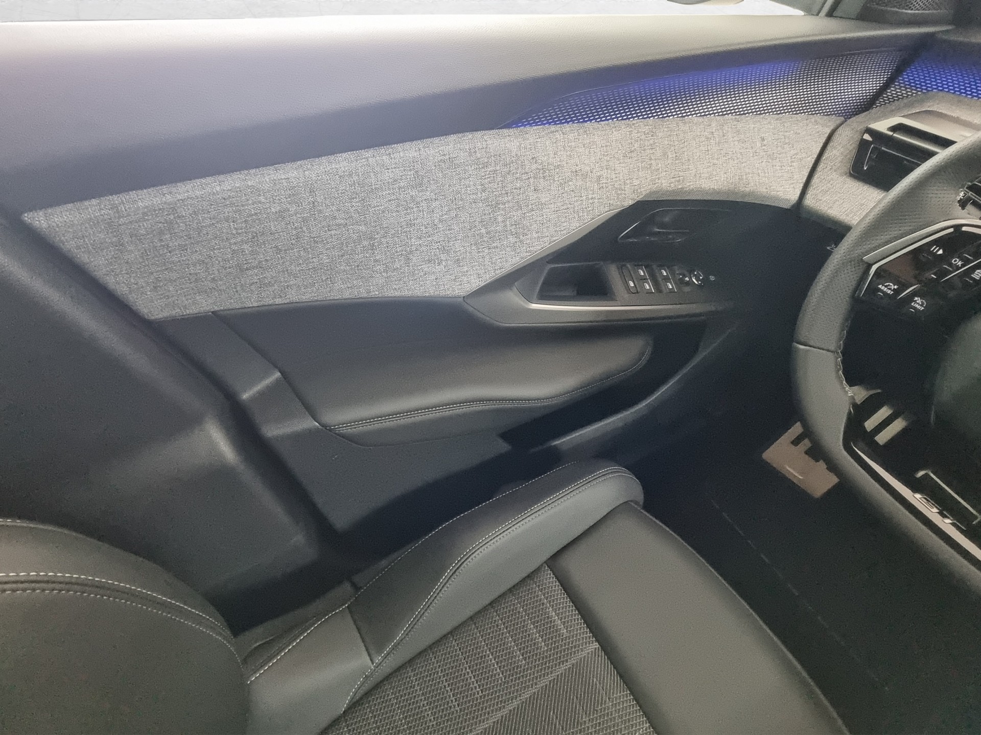 PEUGEOT 3008 145 Hybrid GT Automat Anhängekupplung-image-11