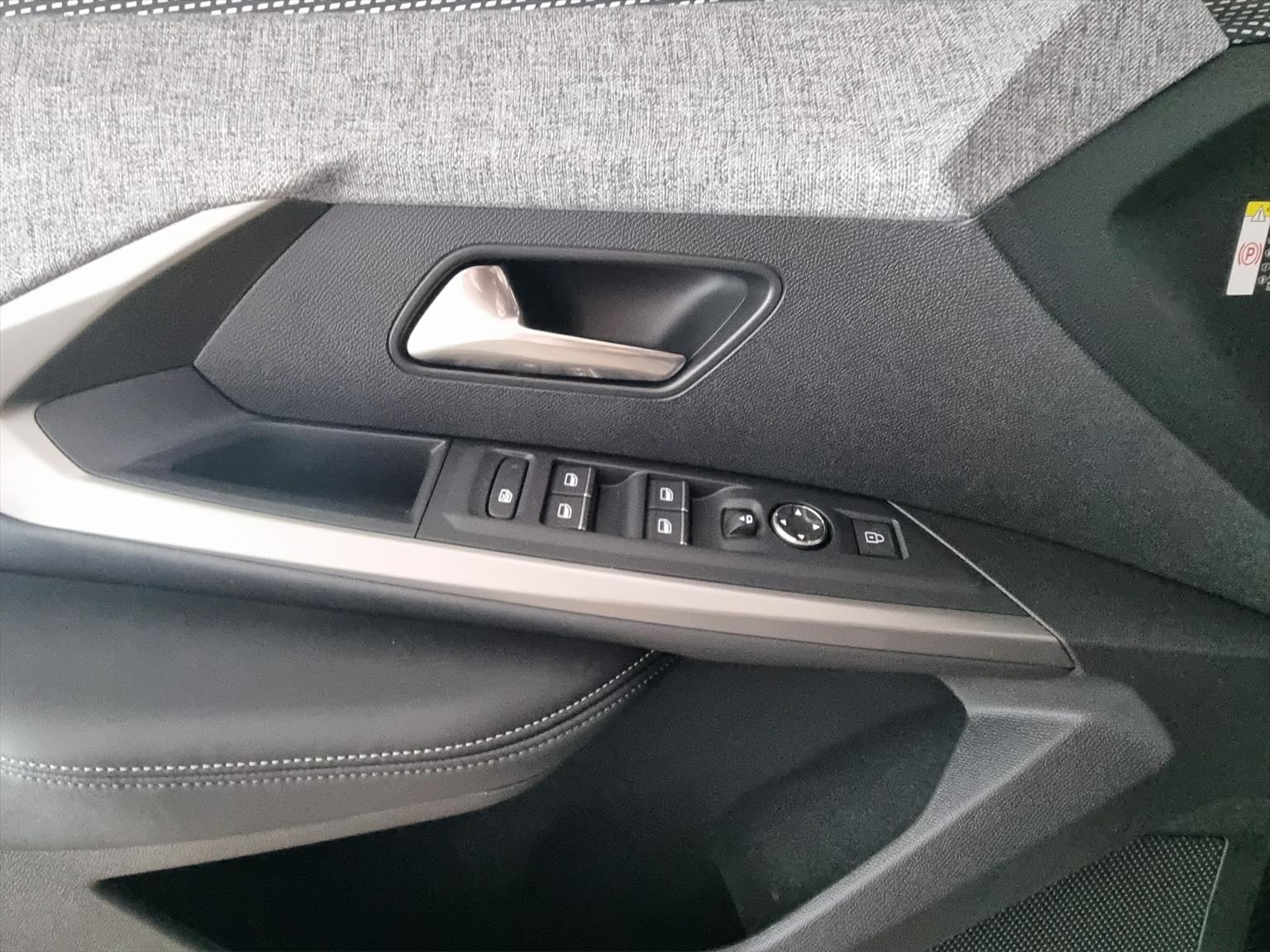 PEUGEOT 3008 145 Hybrid GT Automat Anhängekupplung-image-11