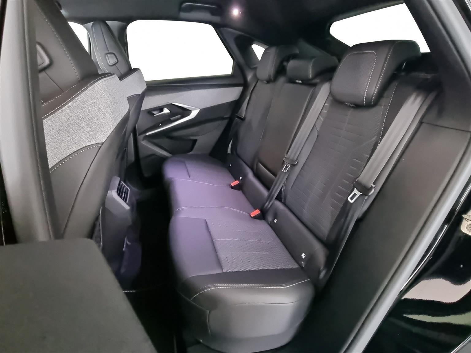 PEUGEOT 3008 145 Hybrid GT Automat Anhängekupplung-image-6