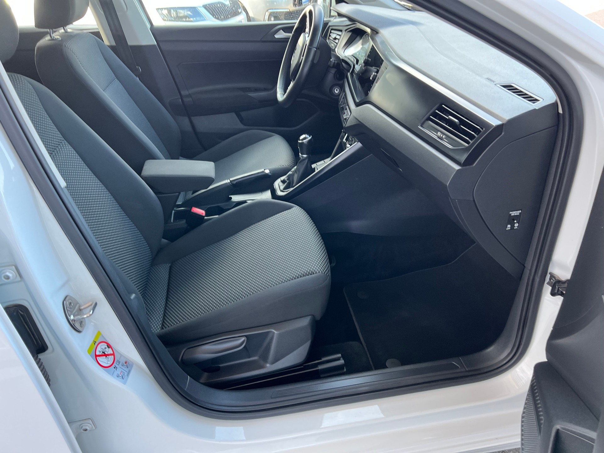 VW Polo 1.0 BMT Comfortline ** Klima * App Navi * Tempmat * 8fachbereift * frisch ab MFK * 1 Jahr Garantie möglich **-image-11