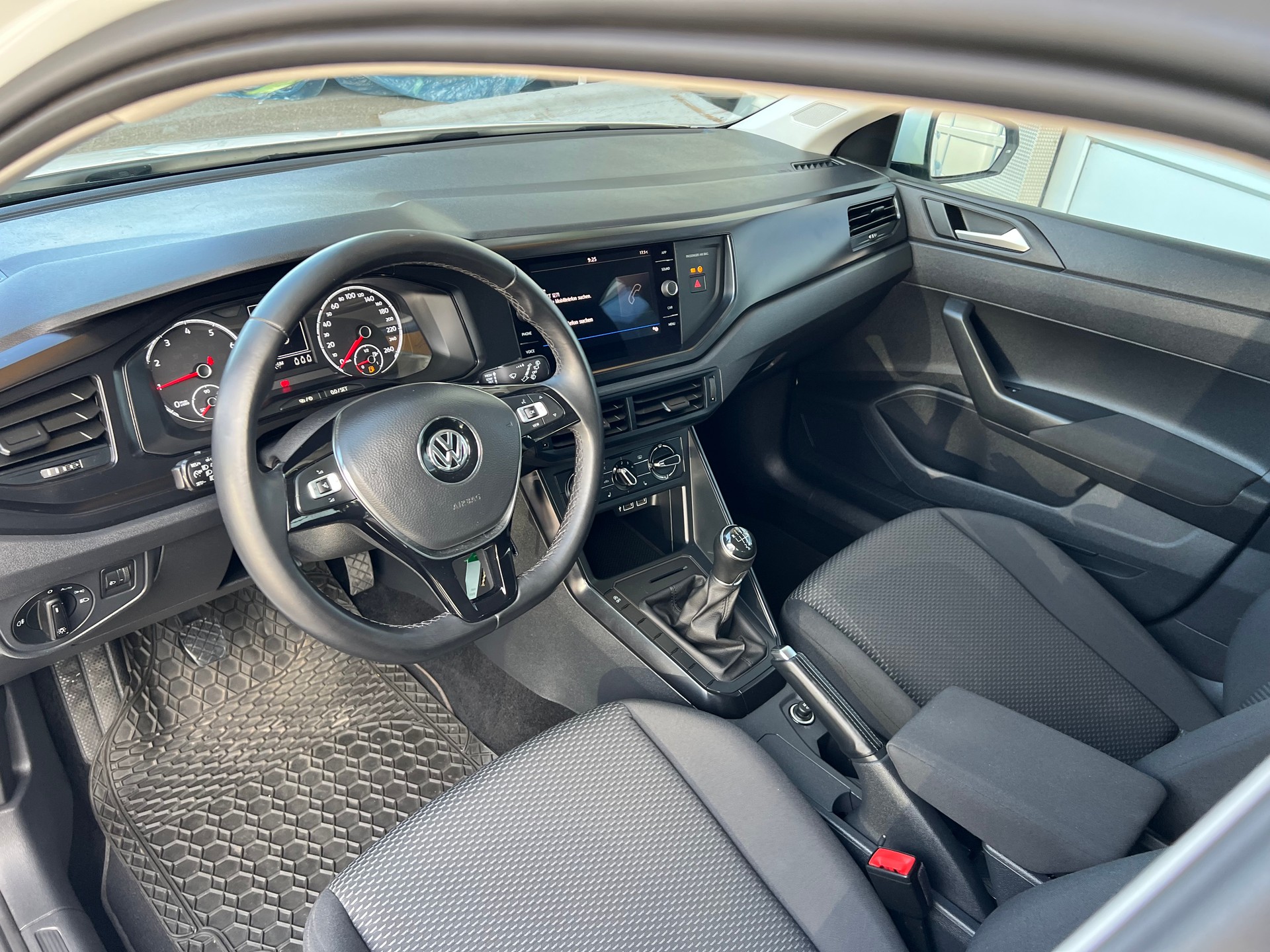 VW Polo 1.0 BMT Comfortline ** Klima * App Navi * Tempmat * 8fachbereift * frisch ab MFK * 1 Jahr Garantie möglich **-image-14