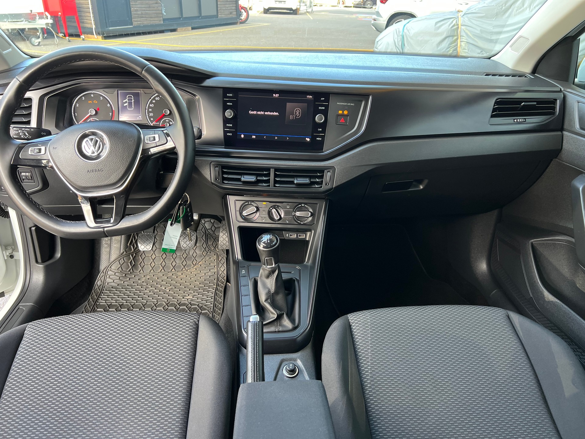 VW Polo 1.0 BMT Comfortline ** Klima * App Navi * Tempmat * 8fachbereift * frisch ab MFK * 1 Jahr Garantie möglich **-image-24