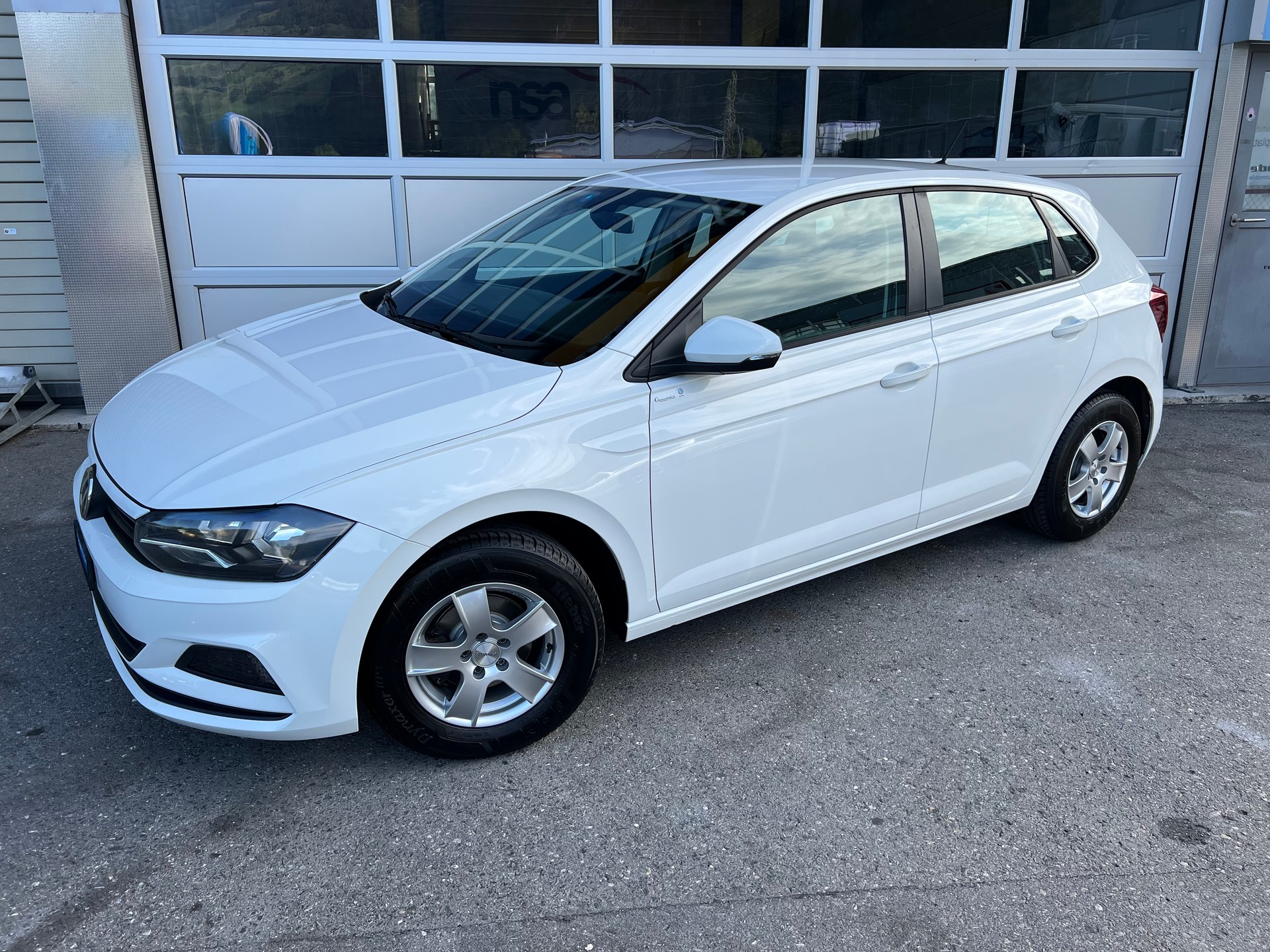 VW Polo 1.0 BMT Comfortline ** Klima * App Navi * Tempmat * 8fachbereift * frisch ab MFK * 1 Jahr Garantie möglich **-image-1