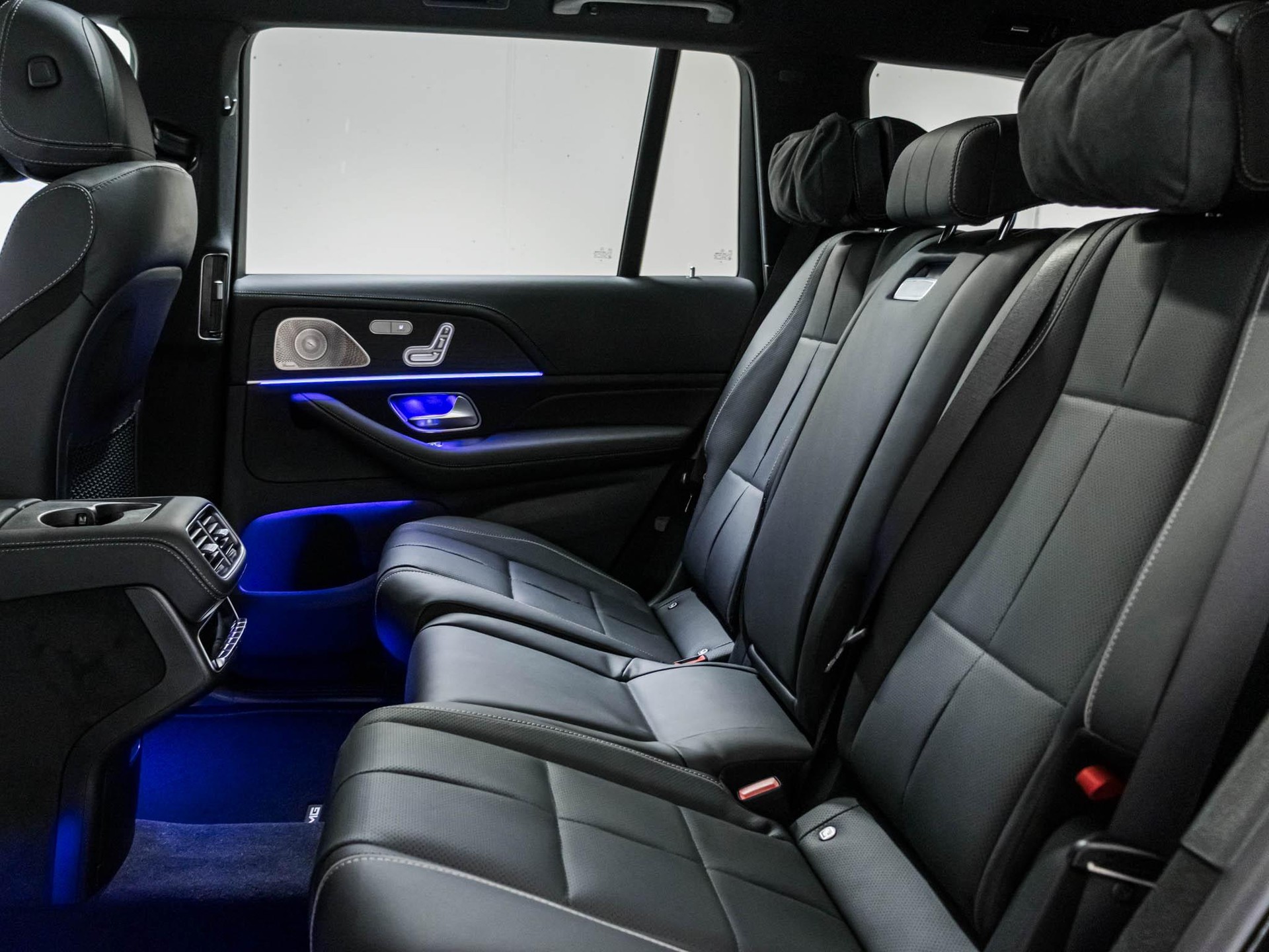MERCEDES-BENZ GLS 450 d 4matic-image-7