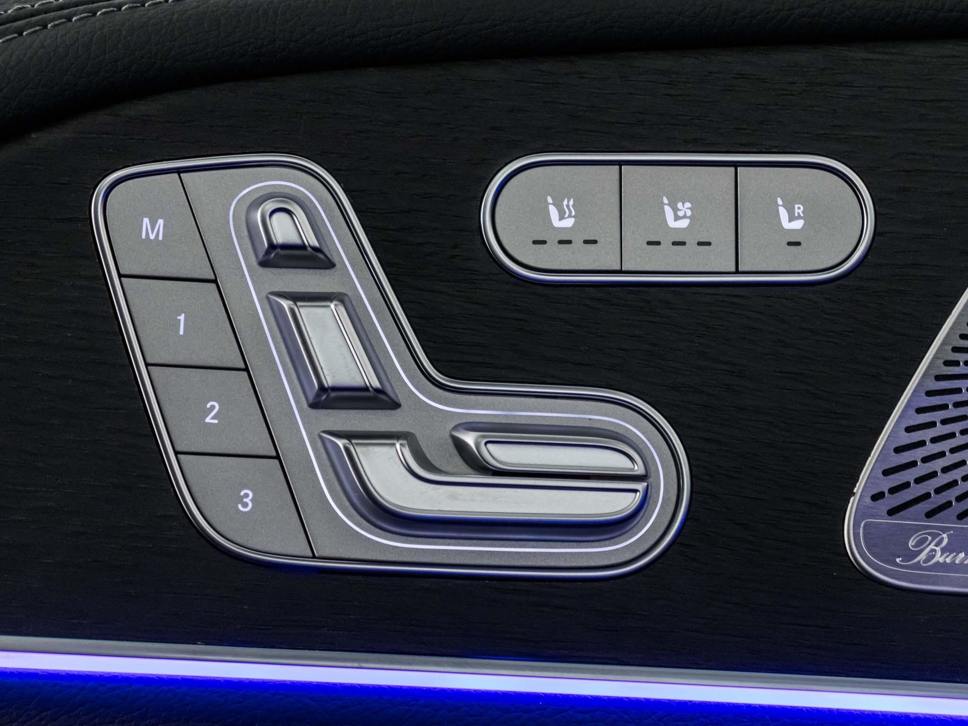 MERCEDES-BENZ GLS 450 d 4matic-image-12