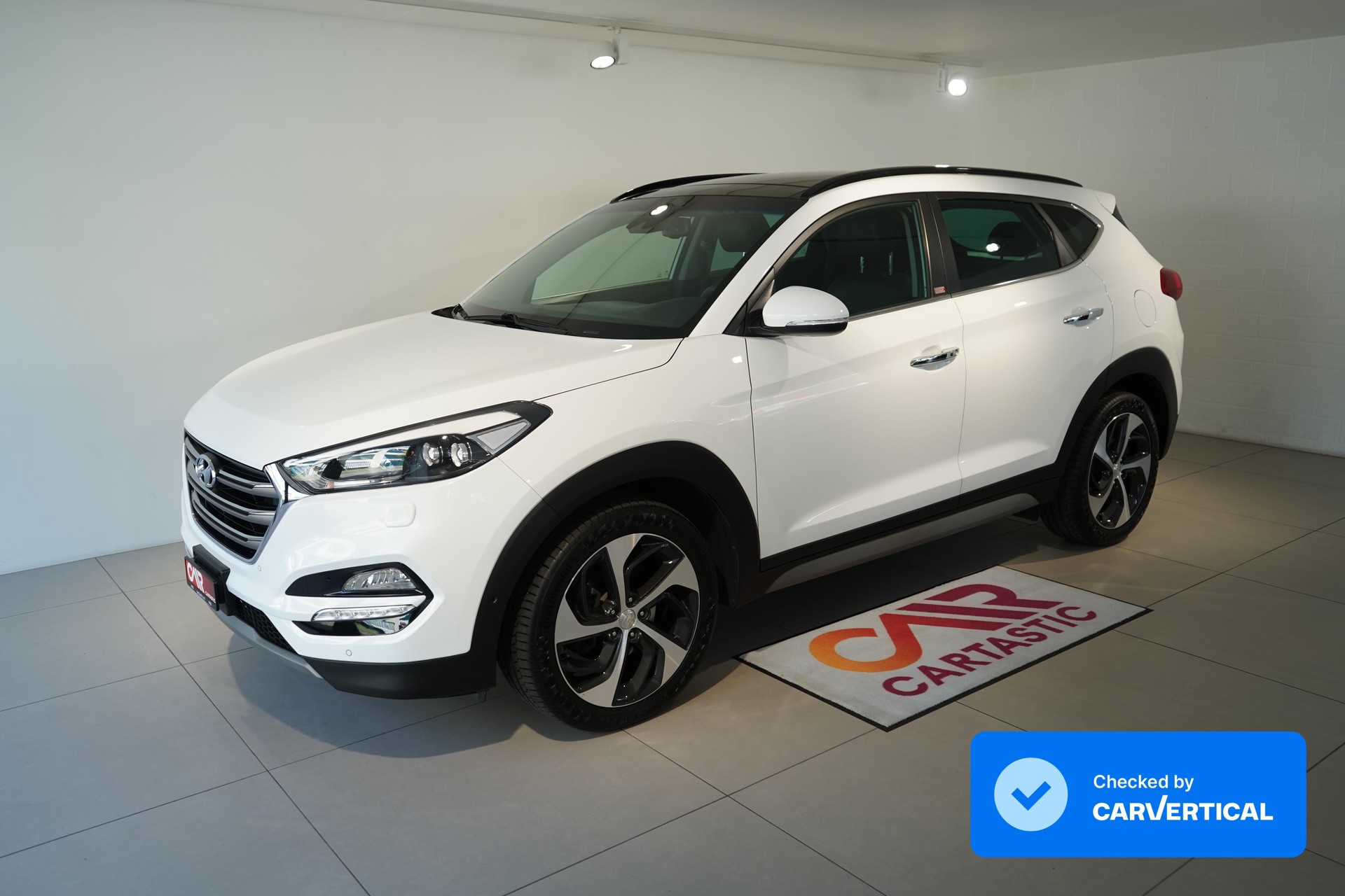 HYUNDAI Tucson 2.0 CRDi 185 Plena 4WD-image-0
