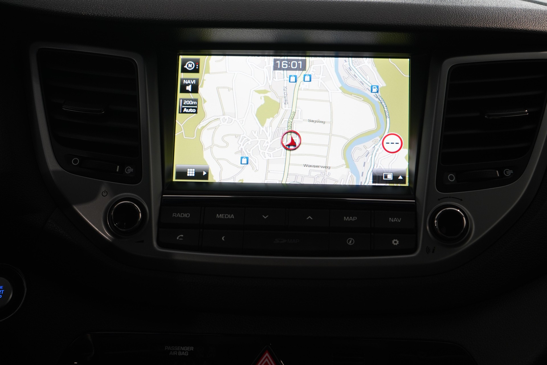 HYUNDAI Tucson 2.0 CRDi 185 Plena 4WD-image-10