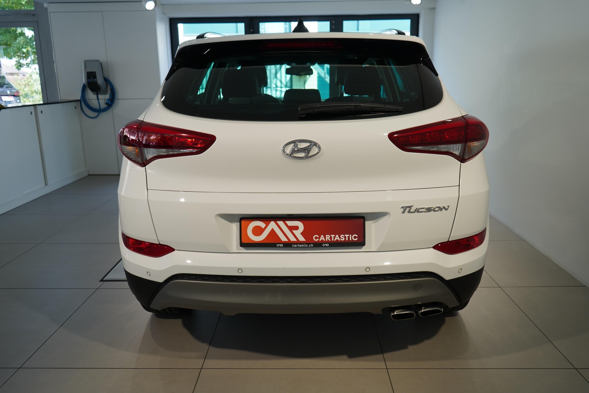 HYUNDAI Tucson 2.0 CRDi 185 Plena 4WD-image-3