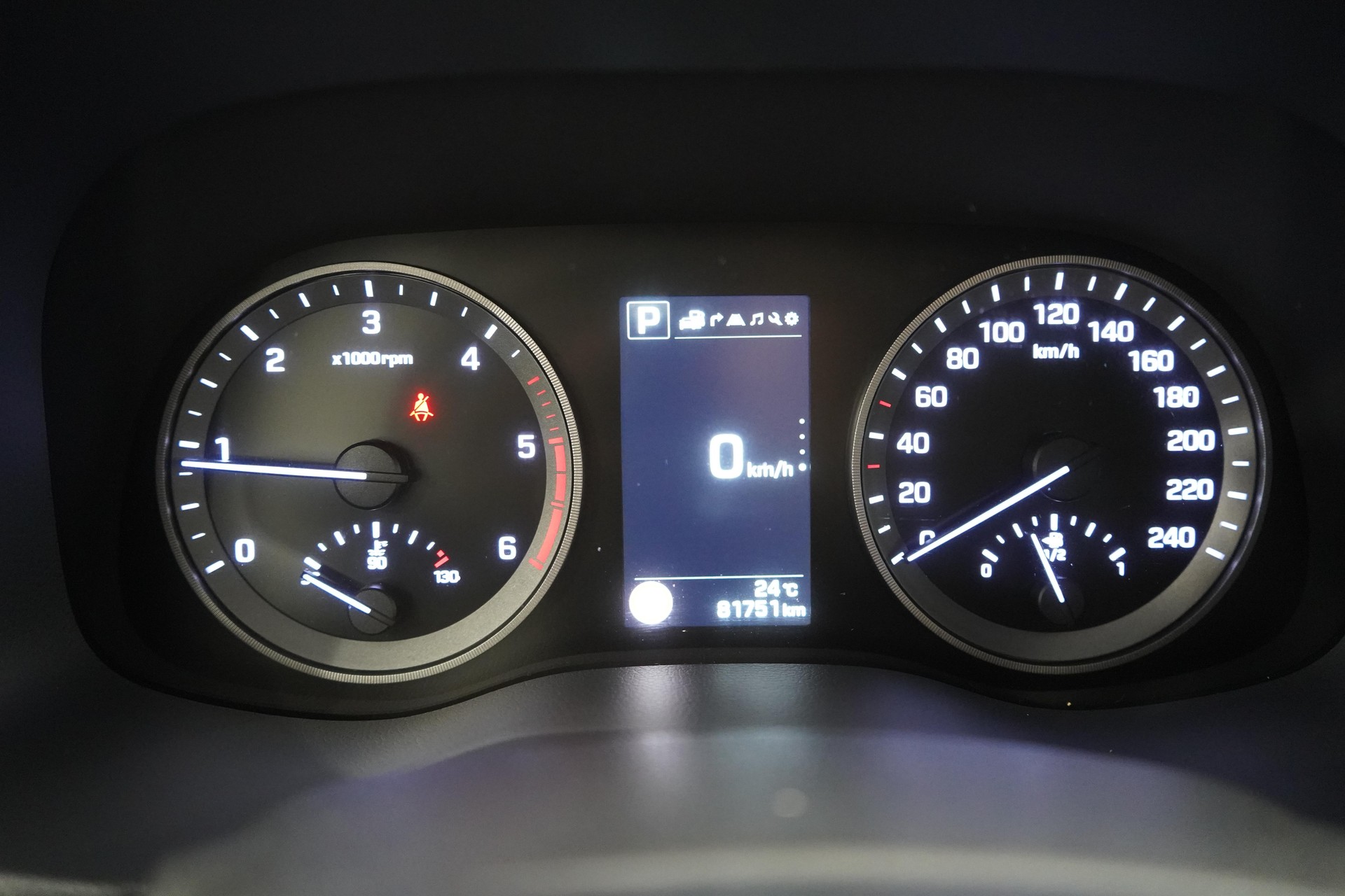 HYUNDAI Tucson 2.0 CRDi 185 Plena 4WD-image-9
