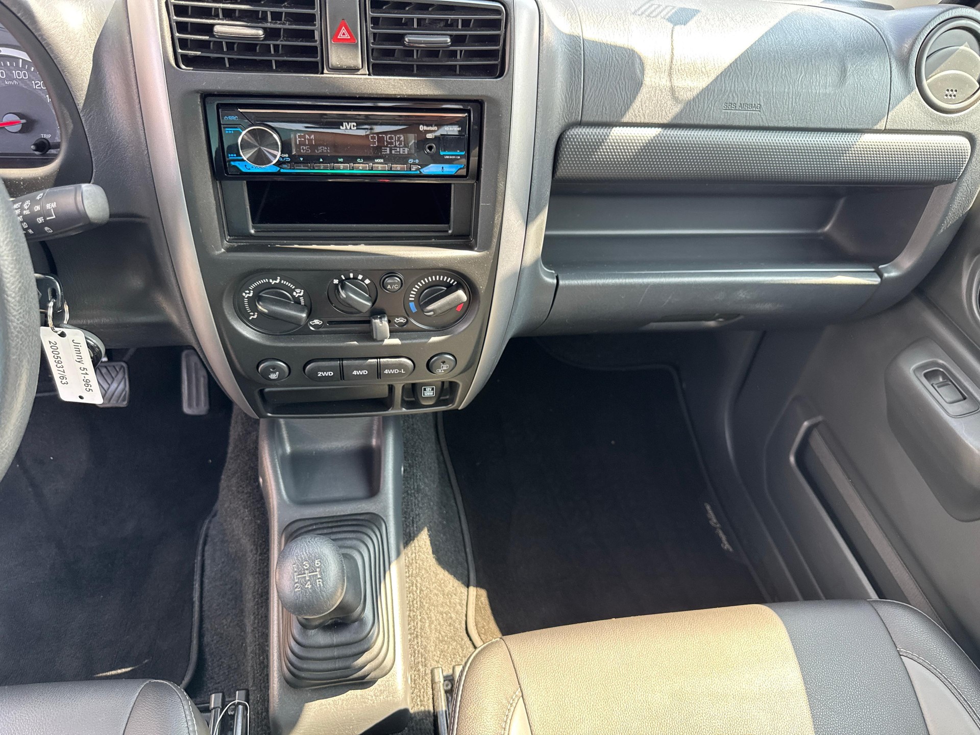 SUZUKI Jimny Wagon 1.3 4WD Sergio Cellano Top / ab 3,99% Leasing bei Abschluss einer Protect Autoversicherung-image-15