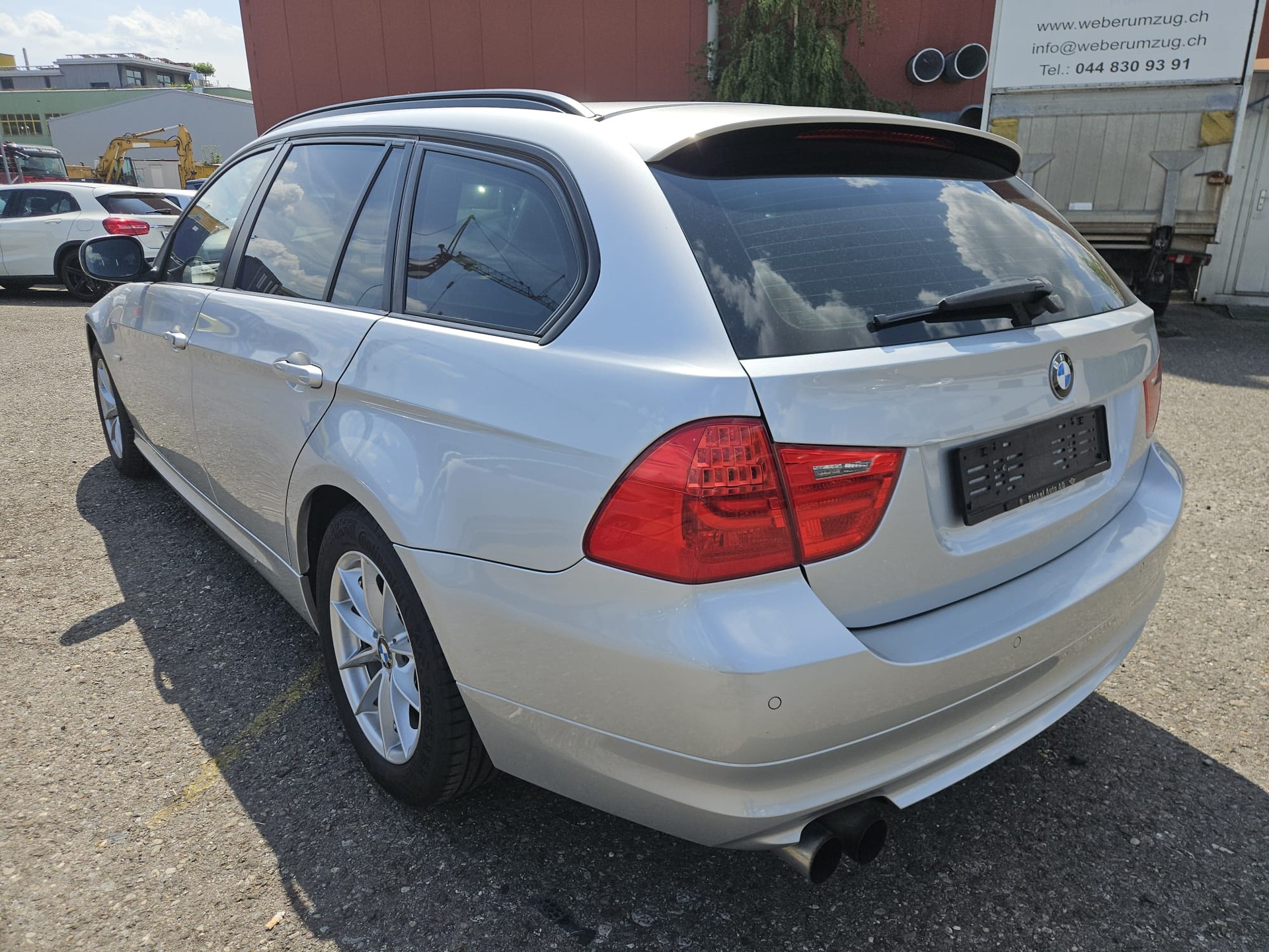 BMW 318i Touring-image-3