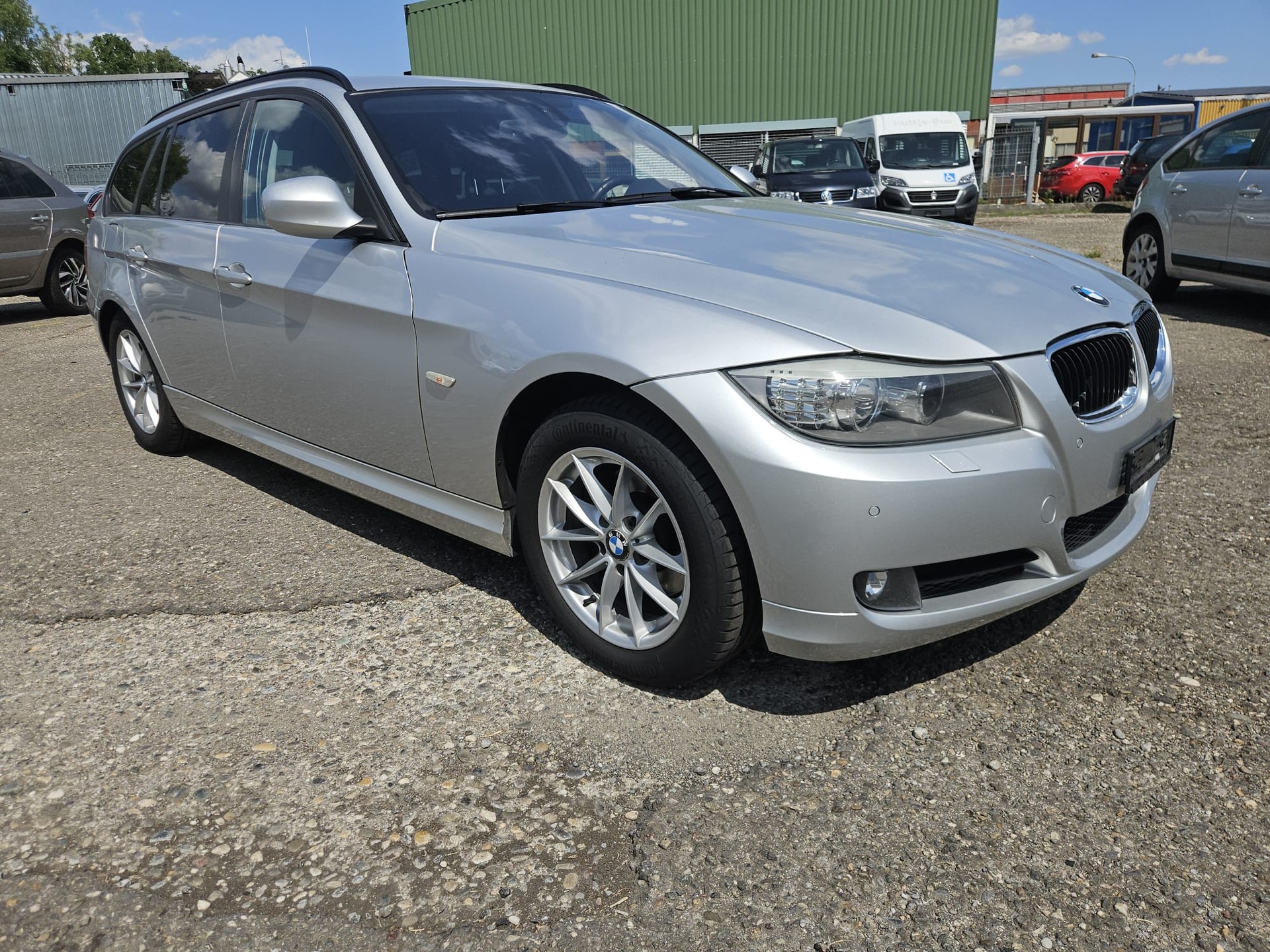 BMW 318i Touring-image-5