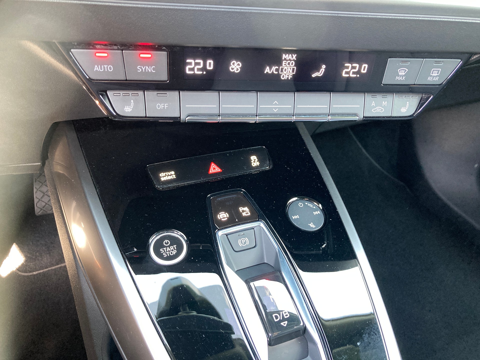 AUDI Q4 Sportback e-tron 35-image-12