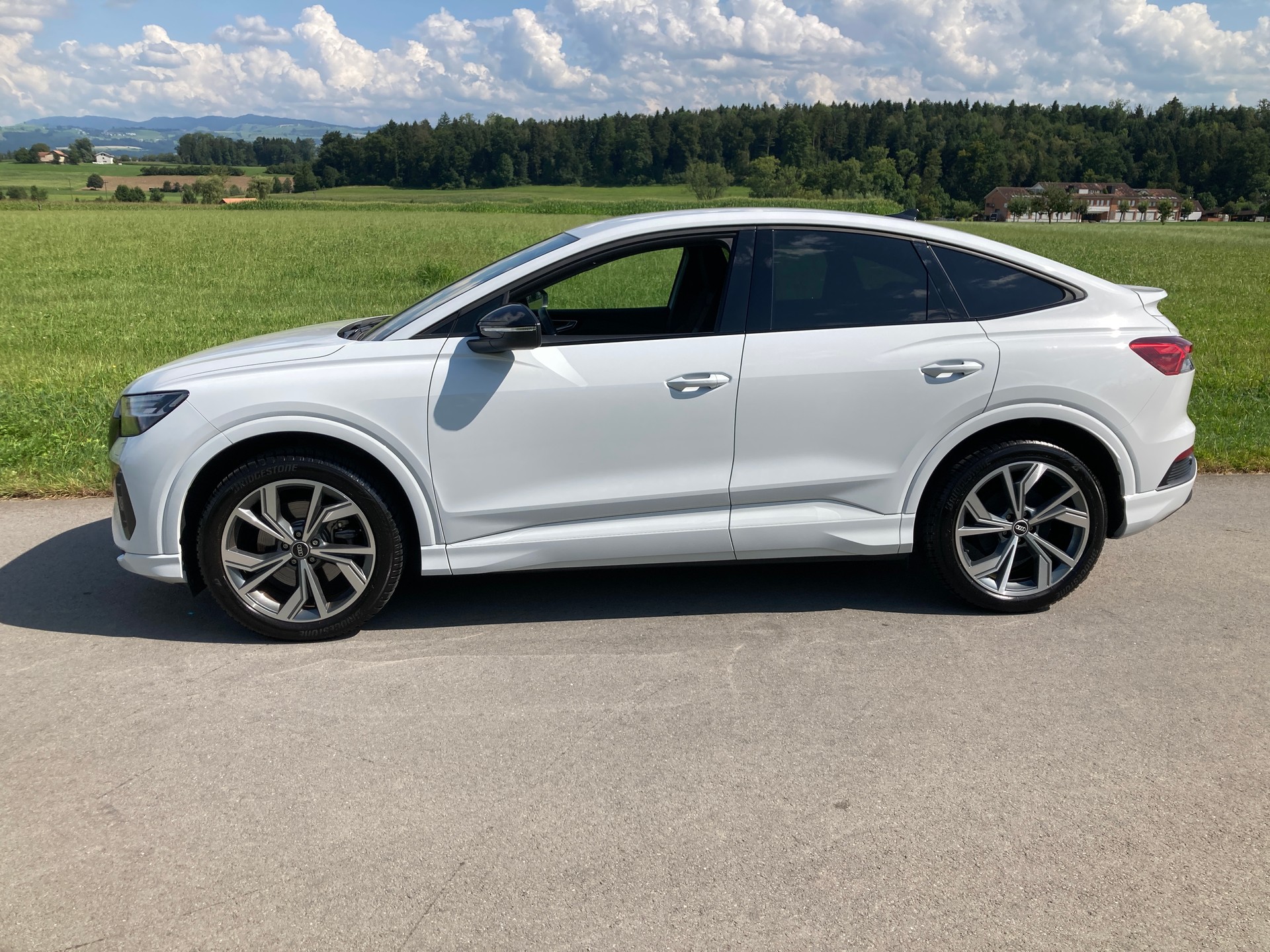 AUDI Q4 Sportback e-tron 35-image-4